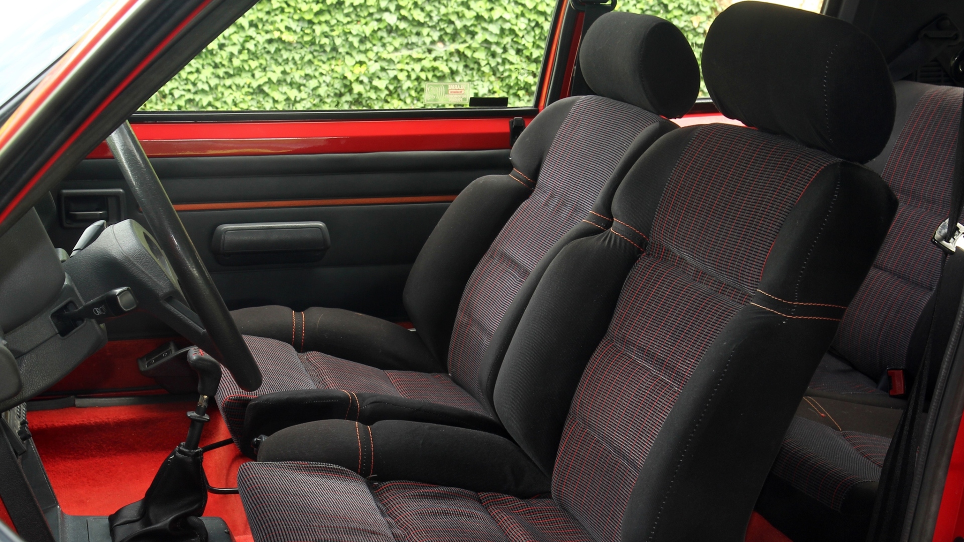 Peugeot-205-GTI-1984-2024-40-anni-anniversario-17