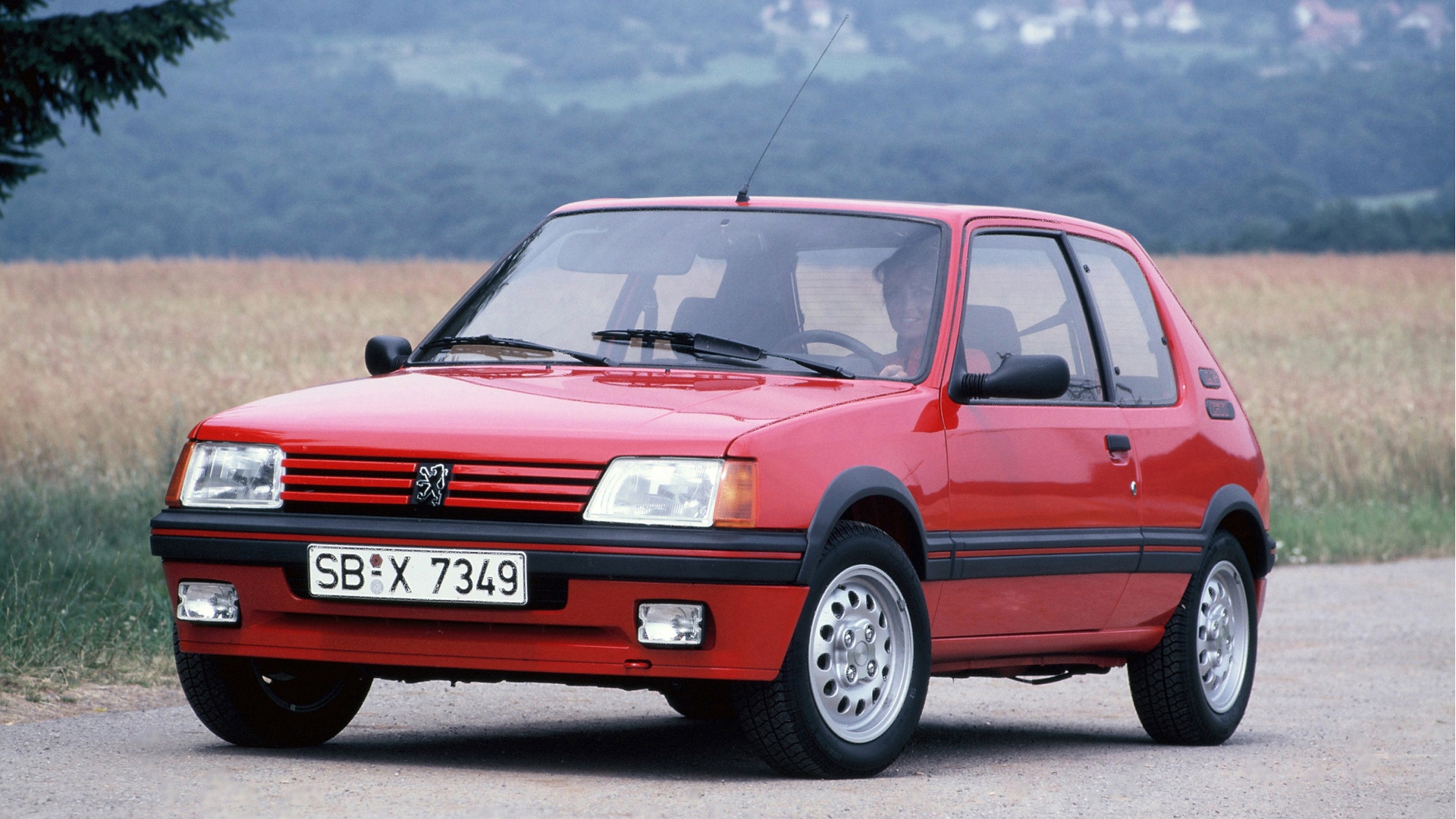 Peugeot-205-GTI-1984-2024-40-anni-anniversario-2