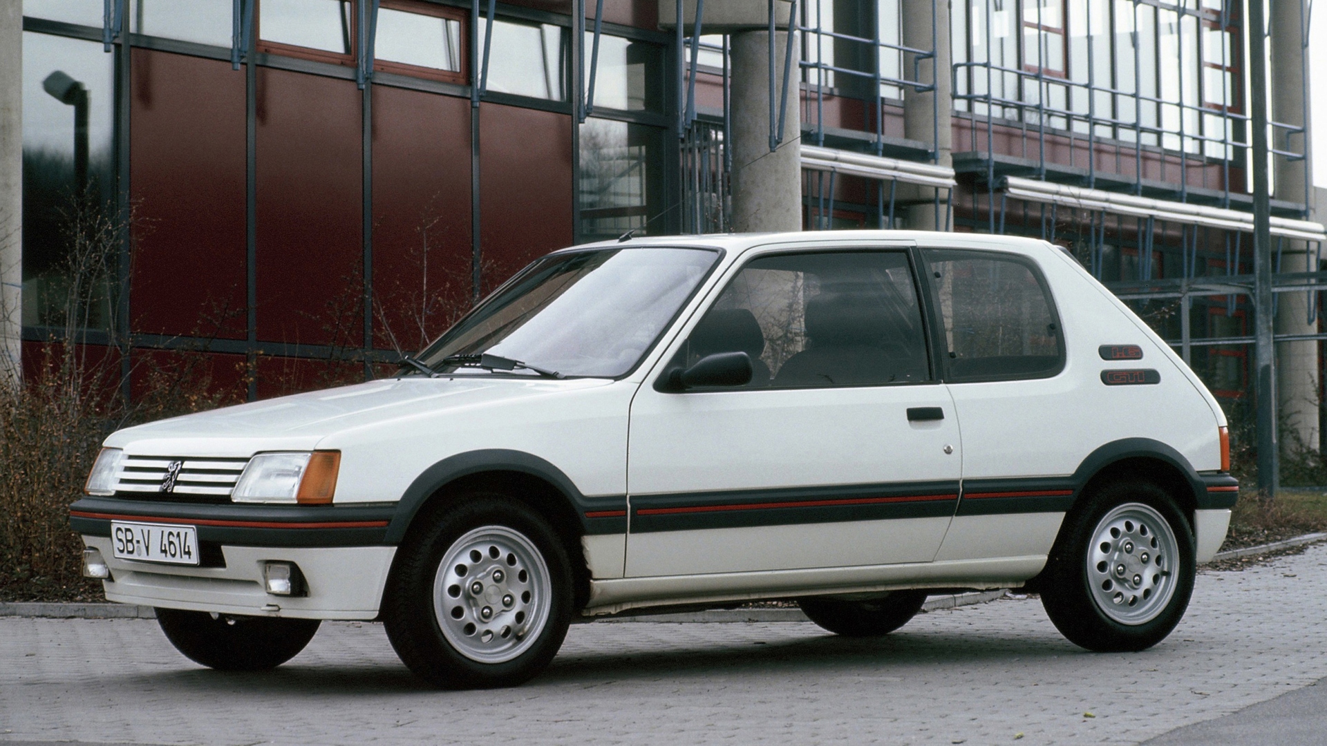 Peugeot-205-GTI-1984-2024-40-anni-anniversario-3