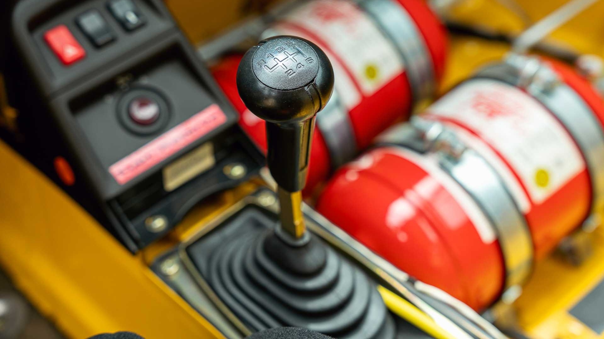 Porsche-911-GT2R-1995-10