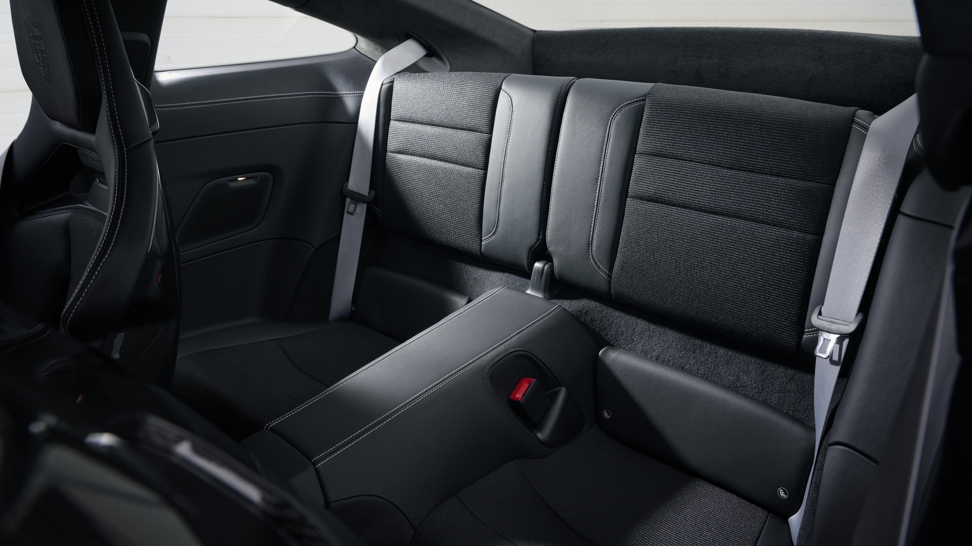 Porsche-911-GT3-2024-21