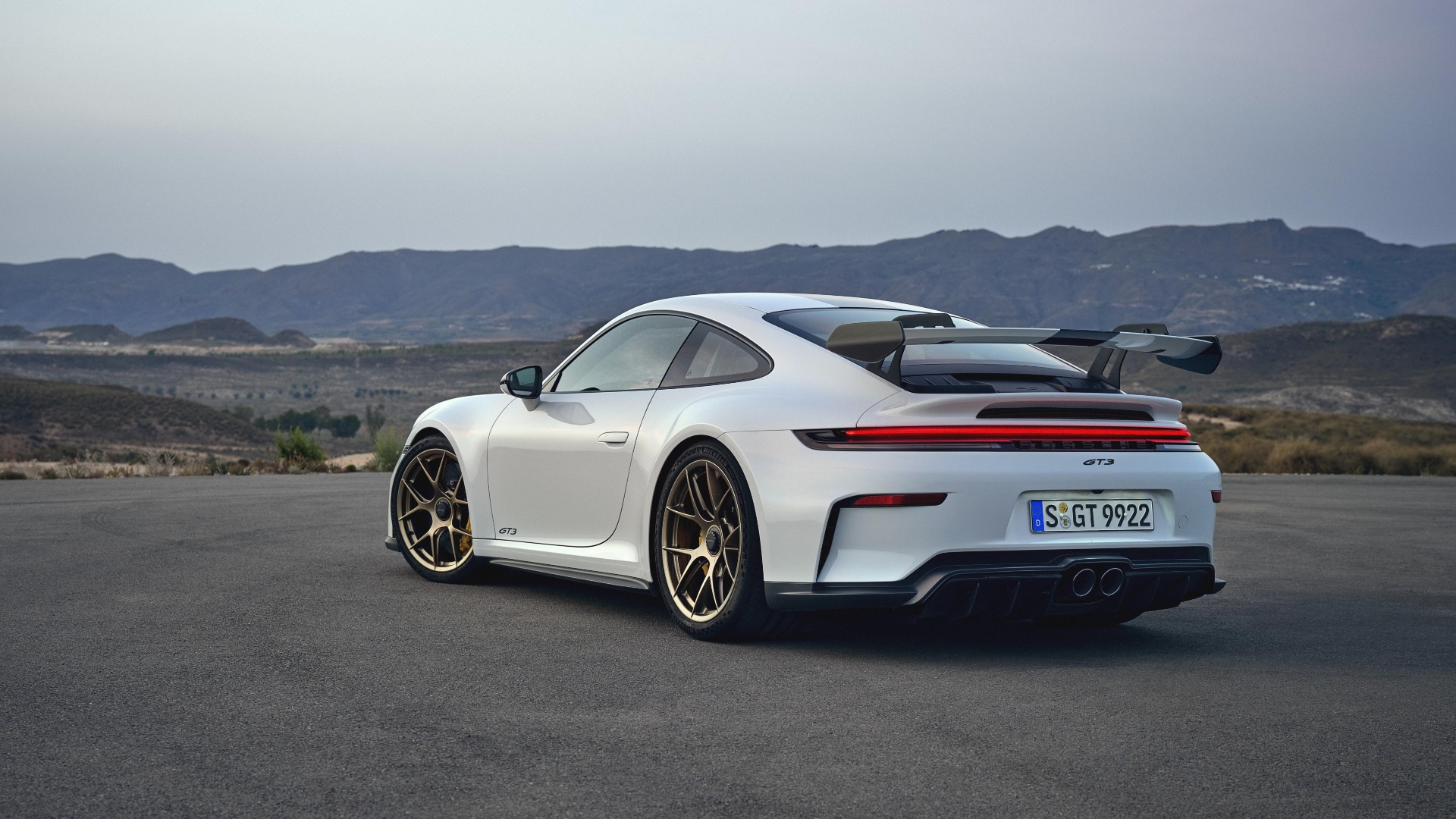 Porsche-911-GT3-2024-5