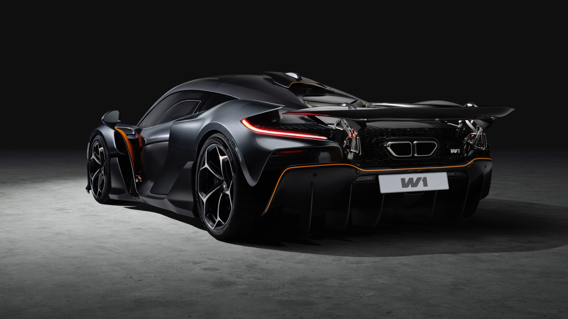 McLaren W1: a effetto suolo con 1275 cavalli