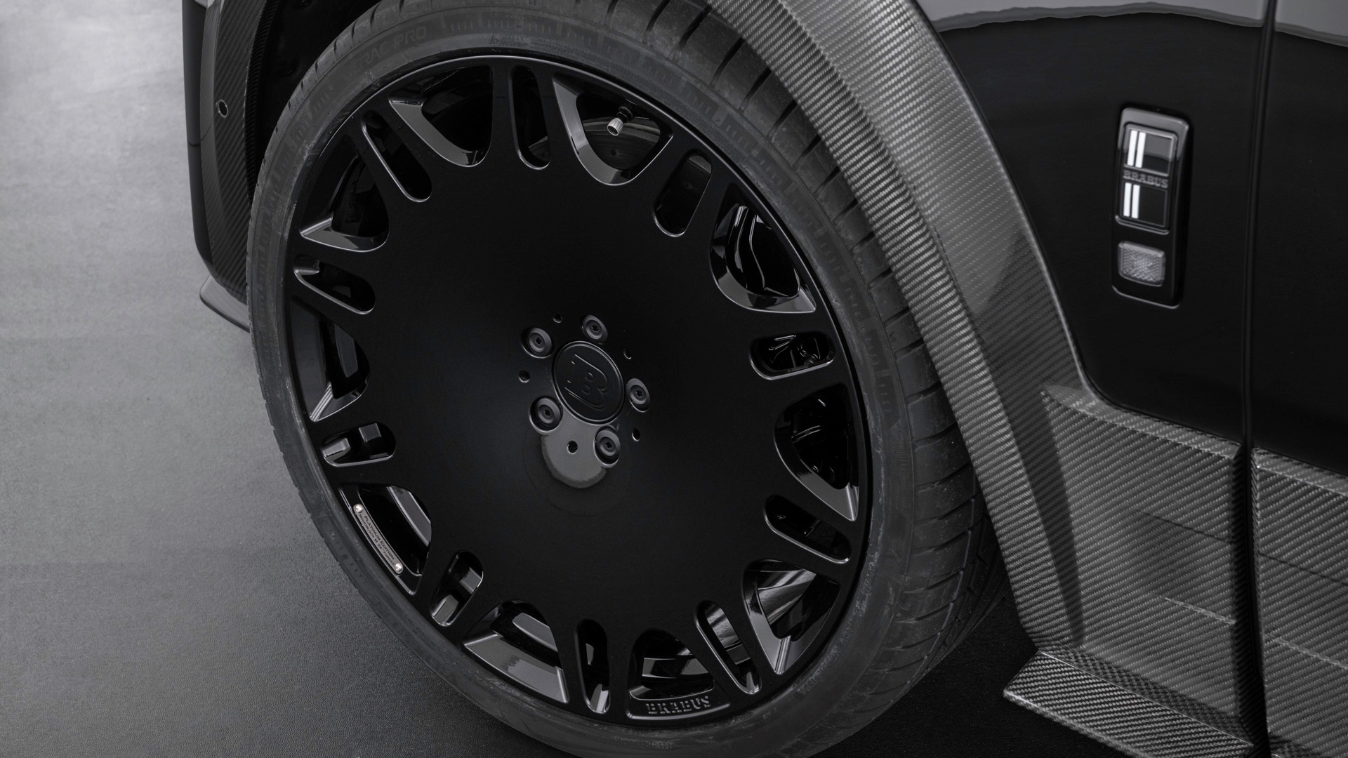 rolls-royce-cullinan-brabus-blue-sky-700-1