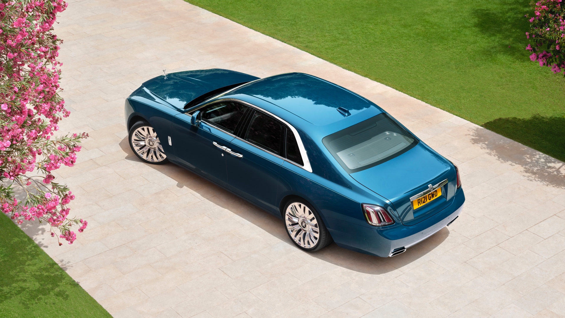 Rolls-Royce Ghost: si aggiorna la “piccola” V12