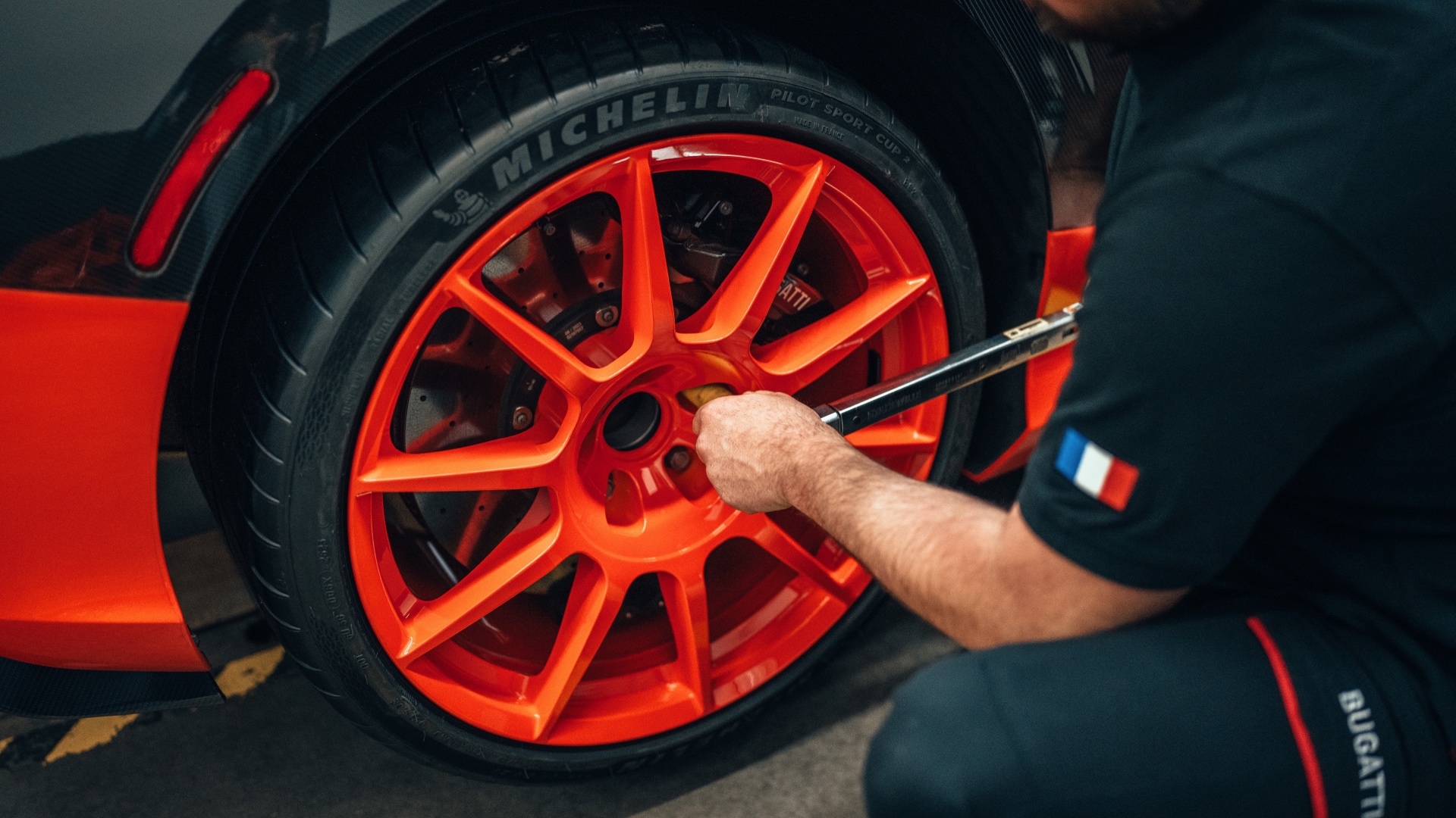 16 BUGATTI W16 Mistral World Record