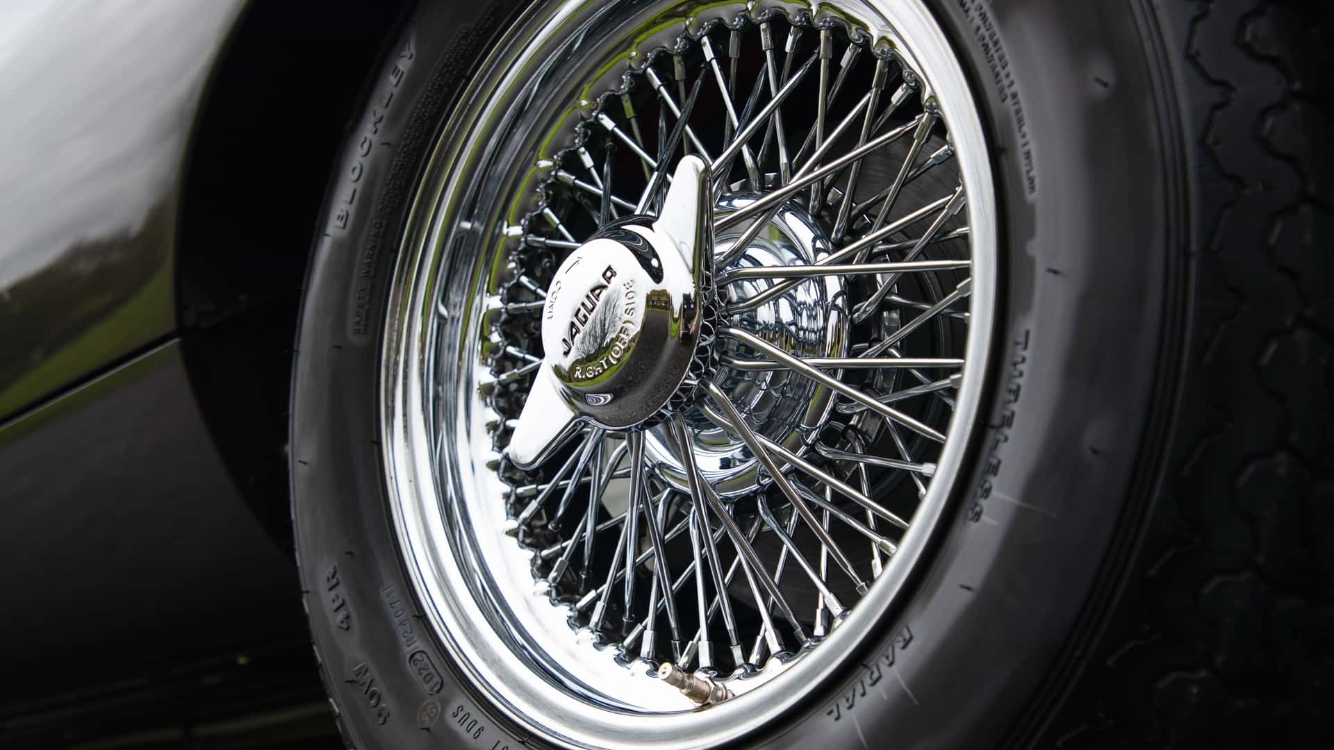 Jaguar-E-Type-UK-restomod-1961-2024-8