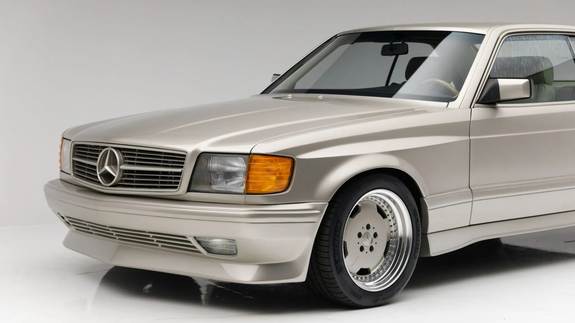 Mercedes-560-SEC-Bespoke-restomod-6 Mercedes-560-SEC-Bespoke-restomod-6