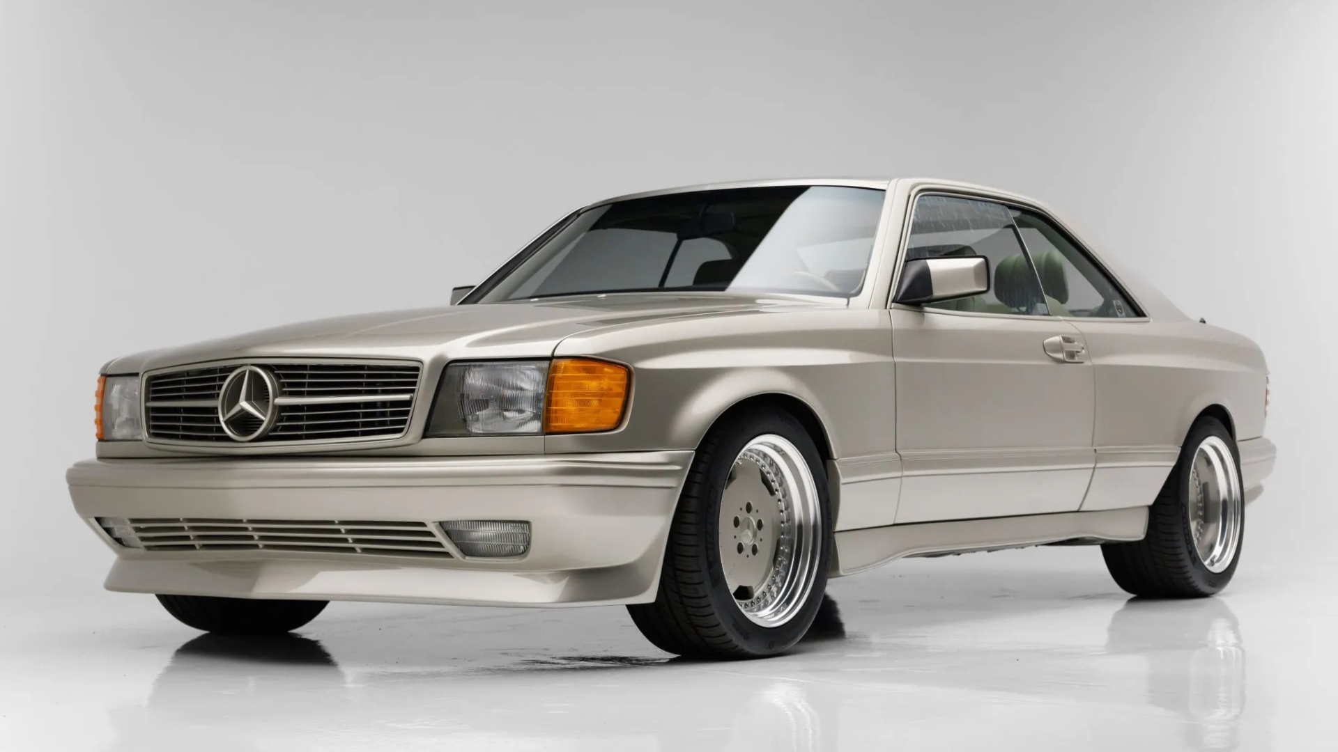 Mercedes-560-SEC-Bespoke-restomod-7 Mercedes-560-SEC-Bespoke-restomod-7