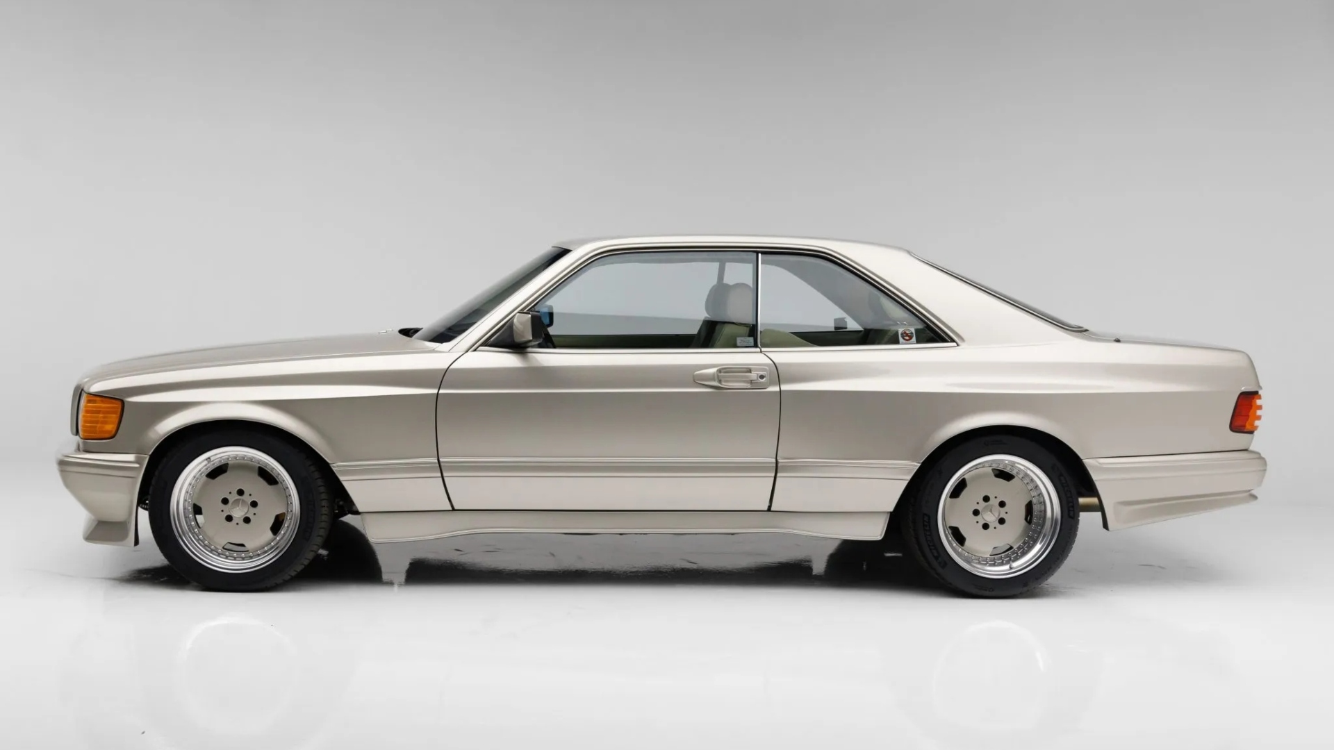 Mercedes-560-SEC-Bespoke-restomod-8 Mercedes-560-SEC-Bespoke-restomod-8