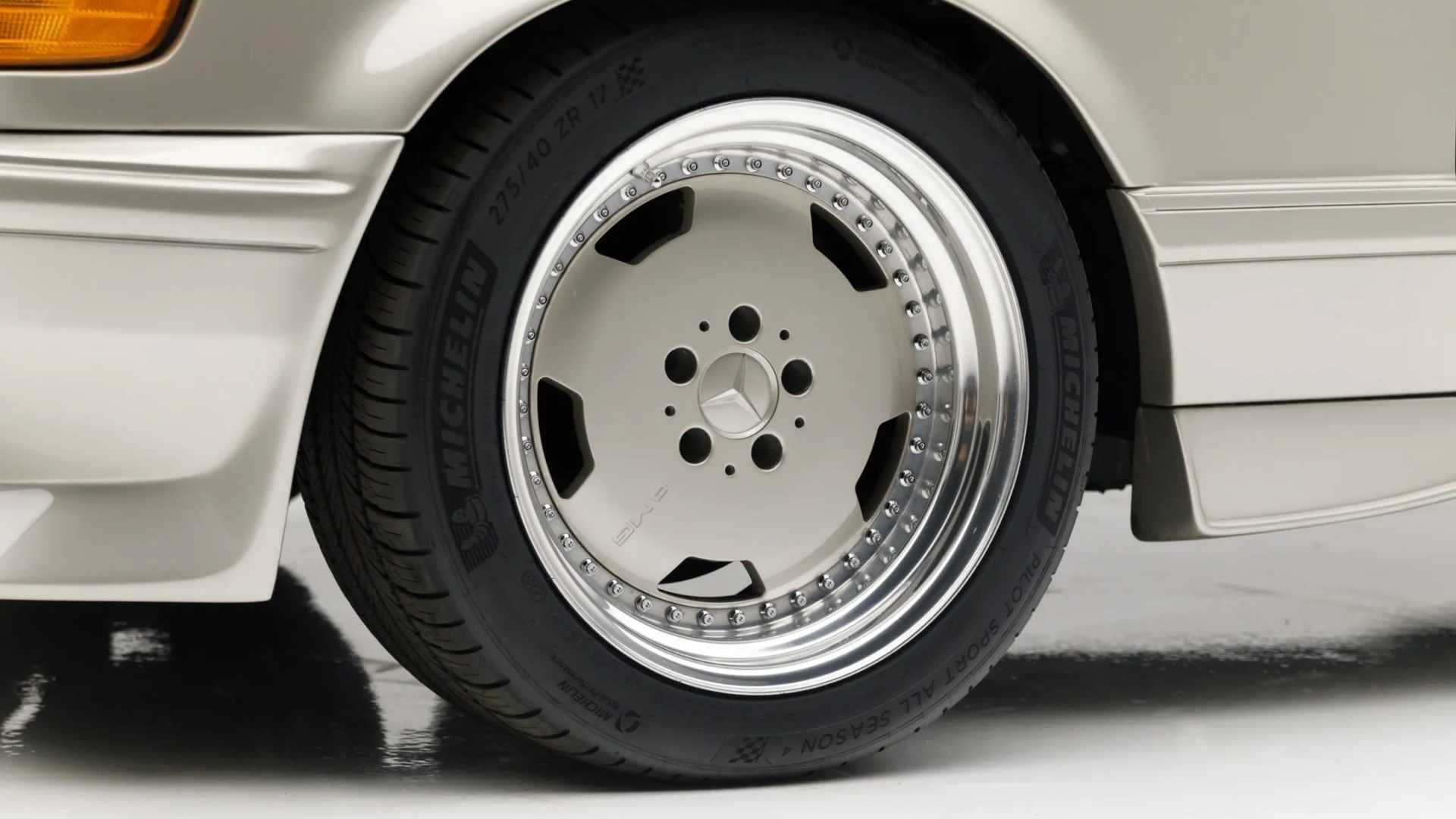 Mercedes-560-SEC-Bespoke-restomod-9 Mercedes-560-SEC-Bespoke-restomod-9