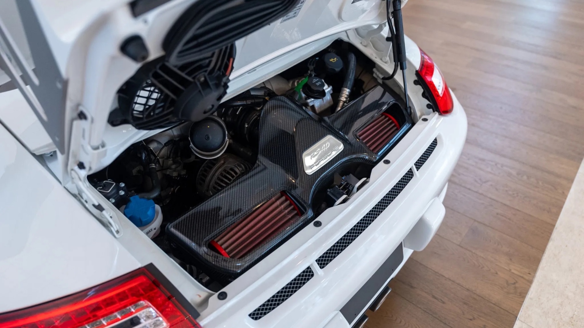 porsche-911-gt3-rs-4.0-bring-a-trailer-12