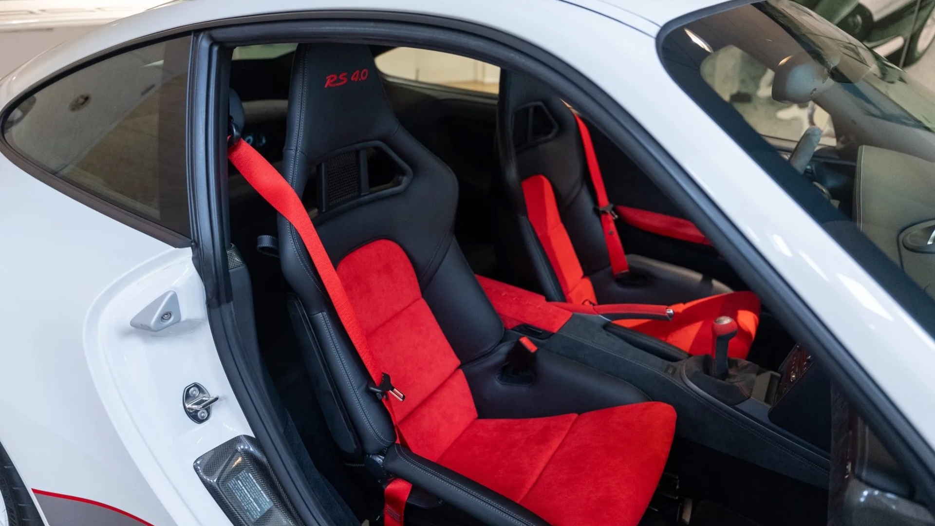 porsche-911-gt3-rs-4.0-bring-a-trailer-16