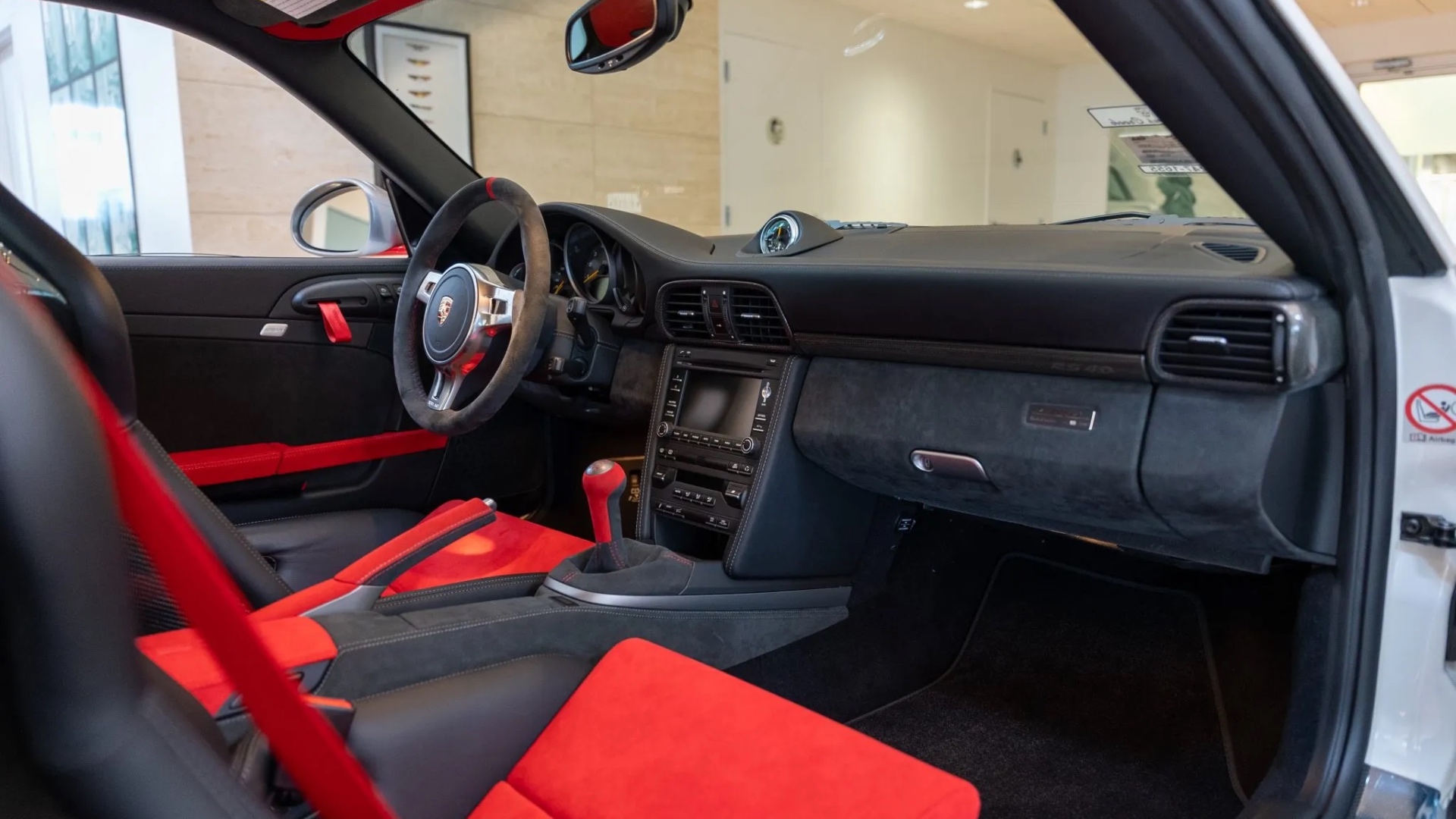 porsche-911-gt3-rs-4.0-bring-a-trailer-17