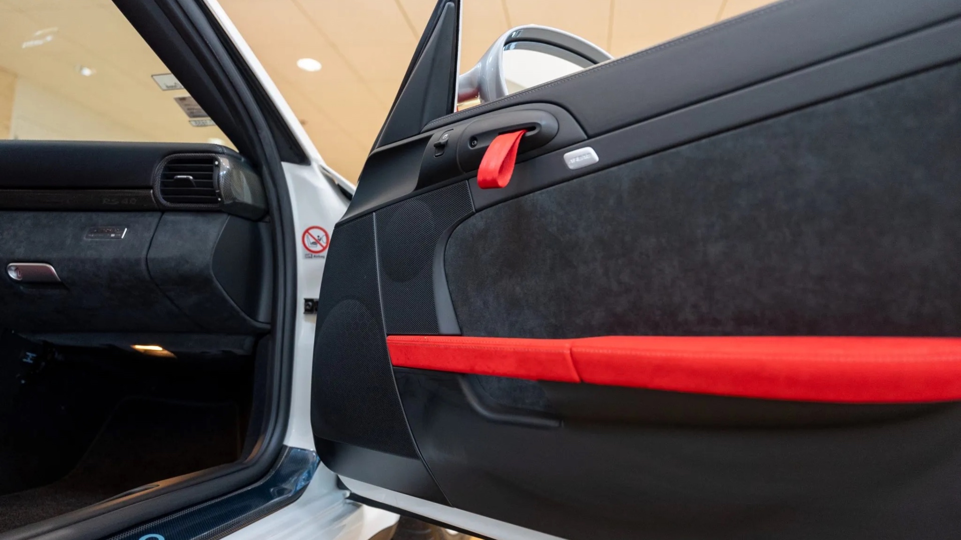 porsche-911-gt3-rs-4.0-bring-a-trailer-18