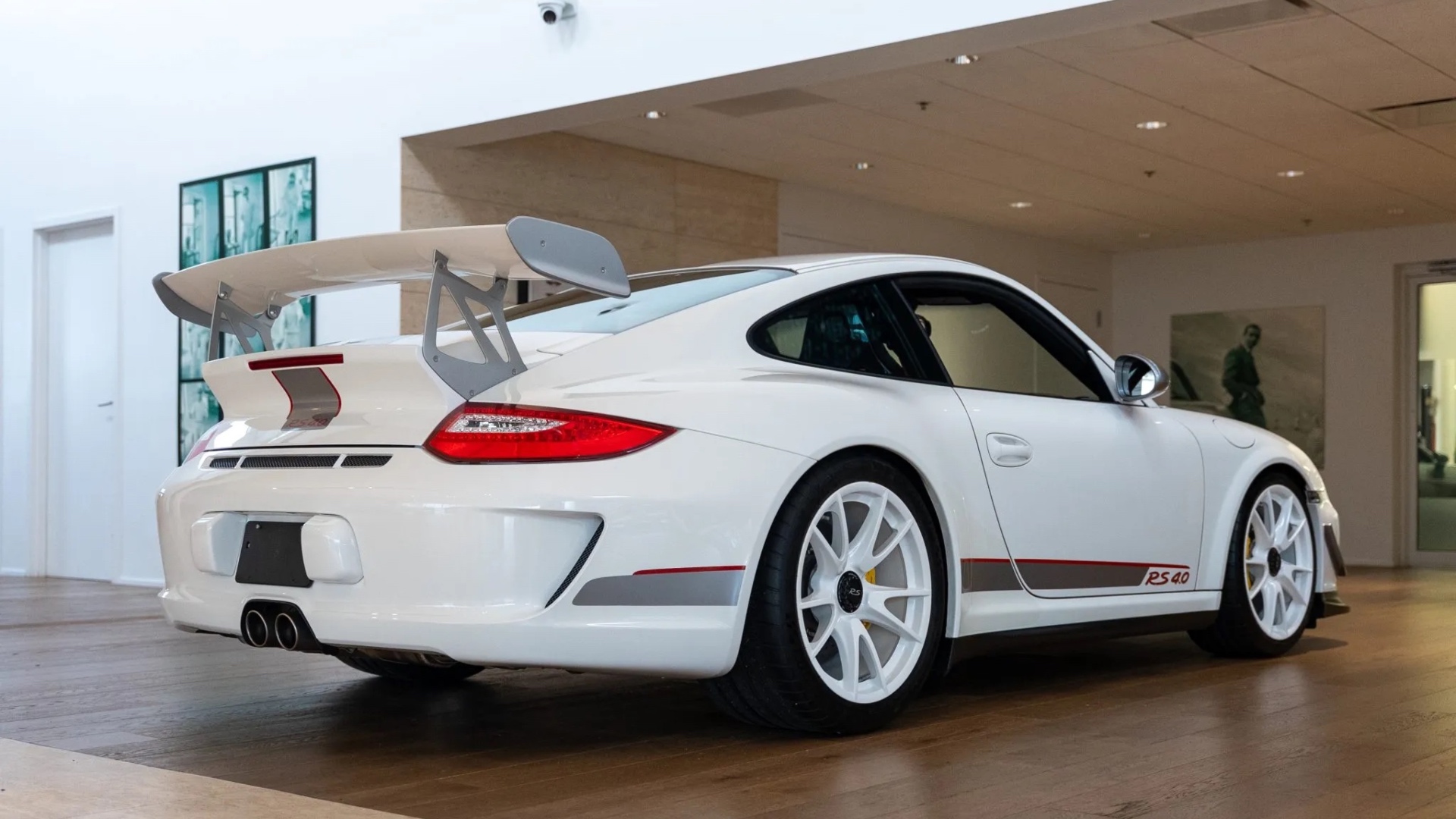 porsche-911-gt3-rs-4.0-bring-a-trailer-9
