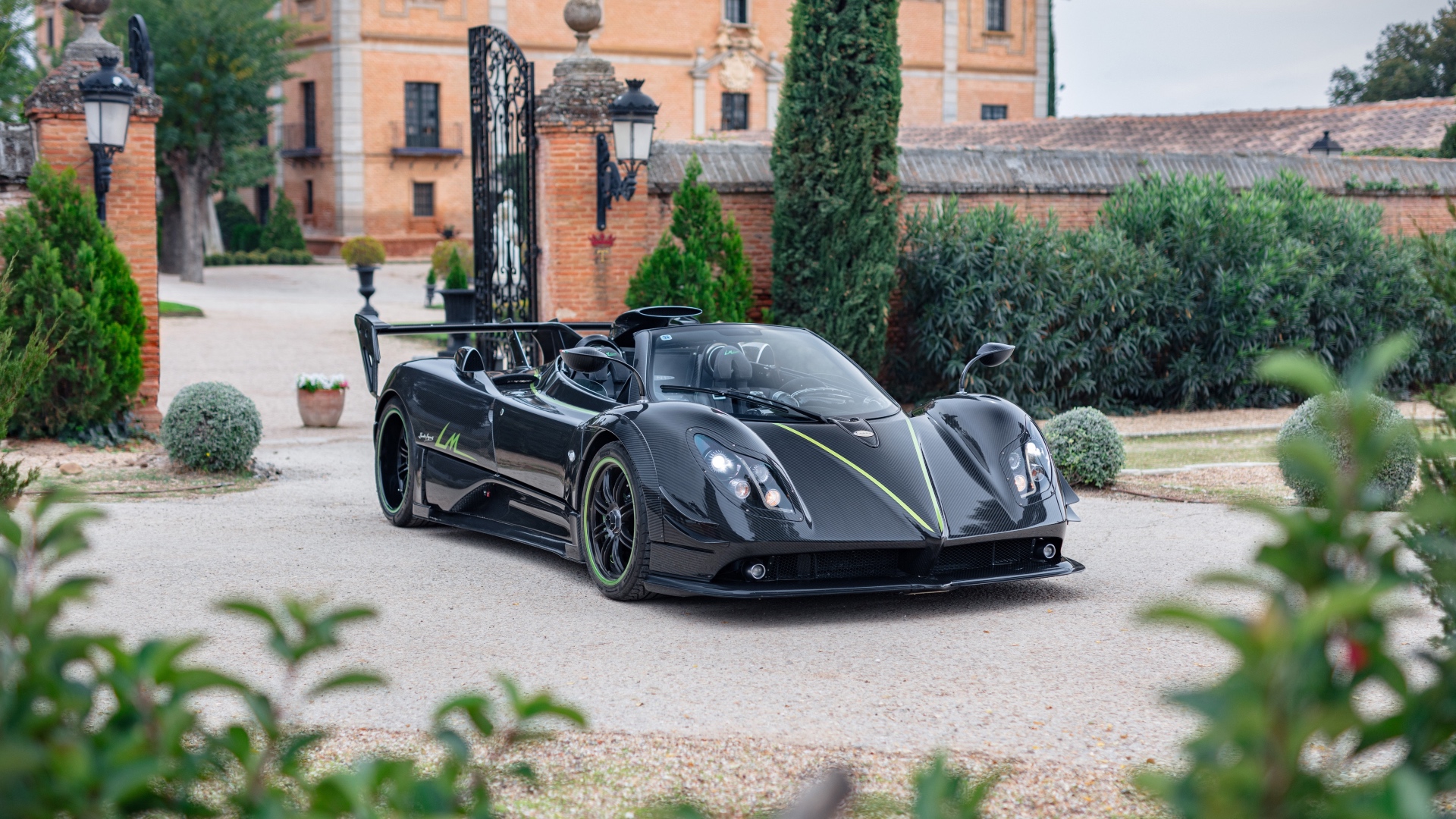 2014-Pagani-Zonda-LM-Roadster_1290996