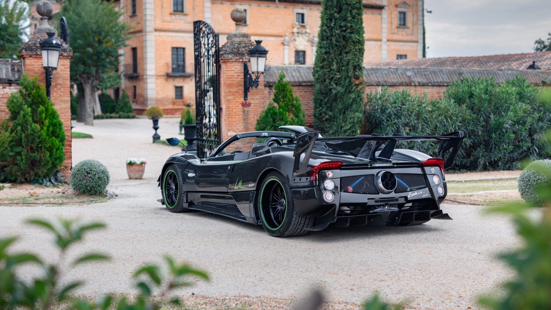 2014-Pagani-Zonda-LM-Roadster_1290997