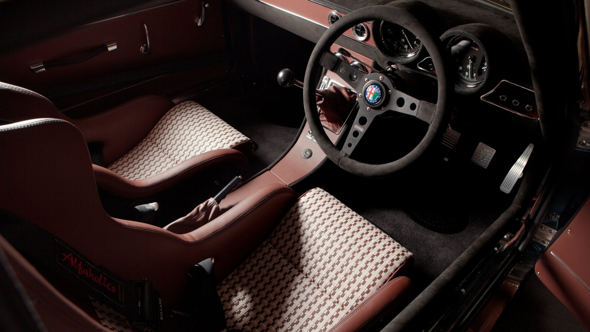 Alfa-Romeo-Alfaholics-restomod-12