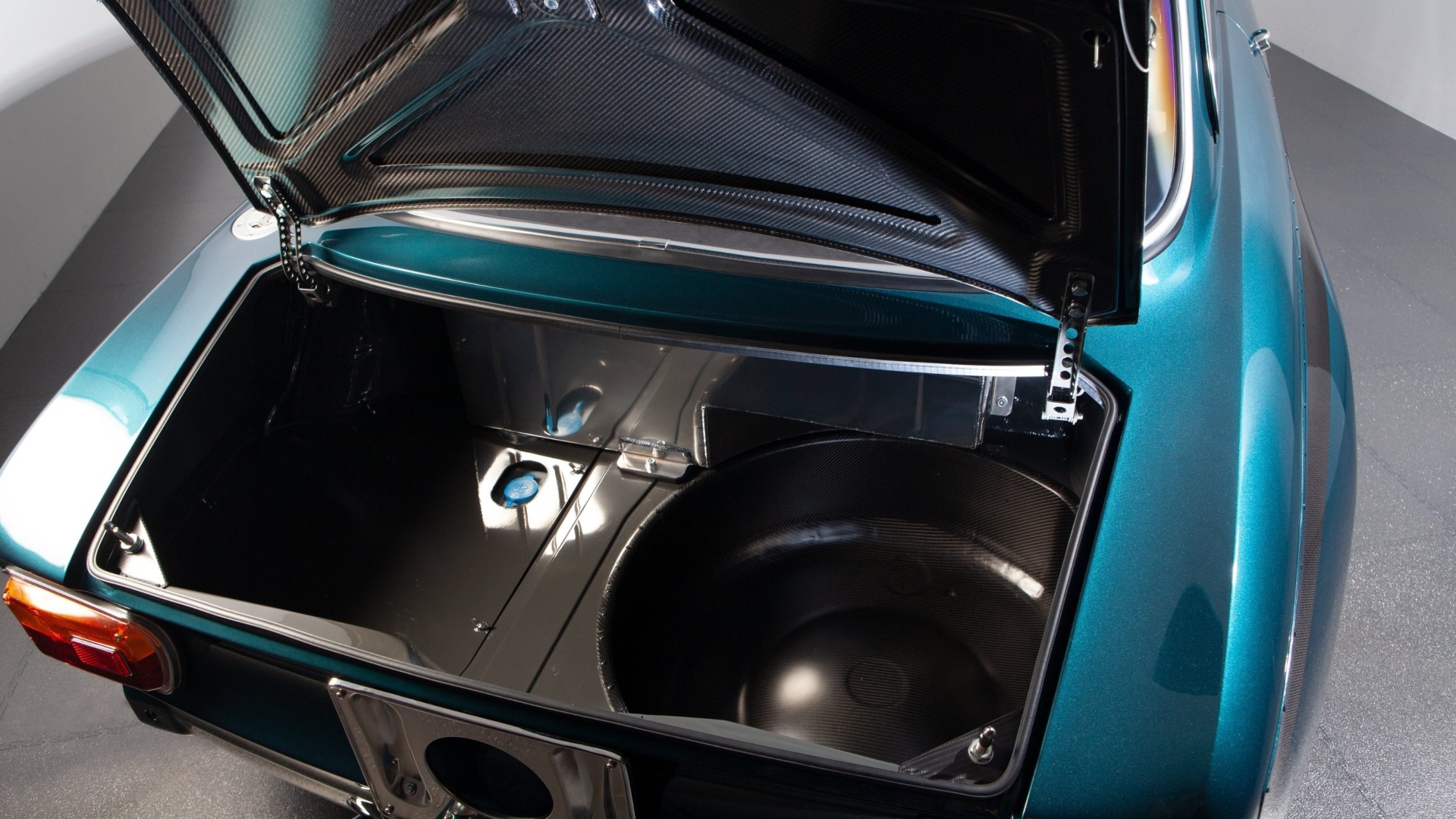 Alfa-Romeo-Alfaholics-restomod-13