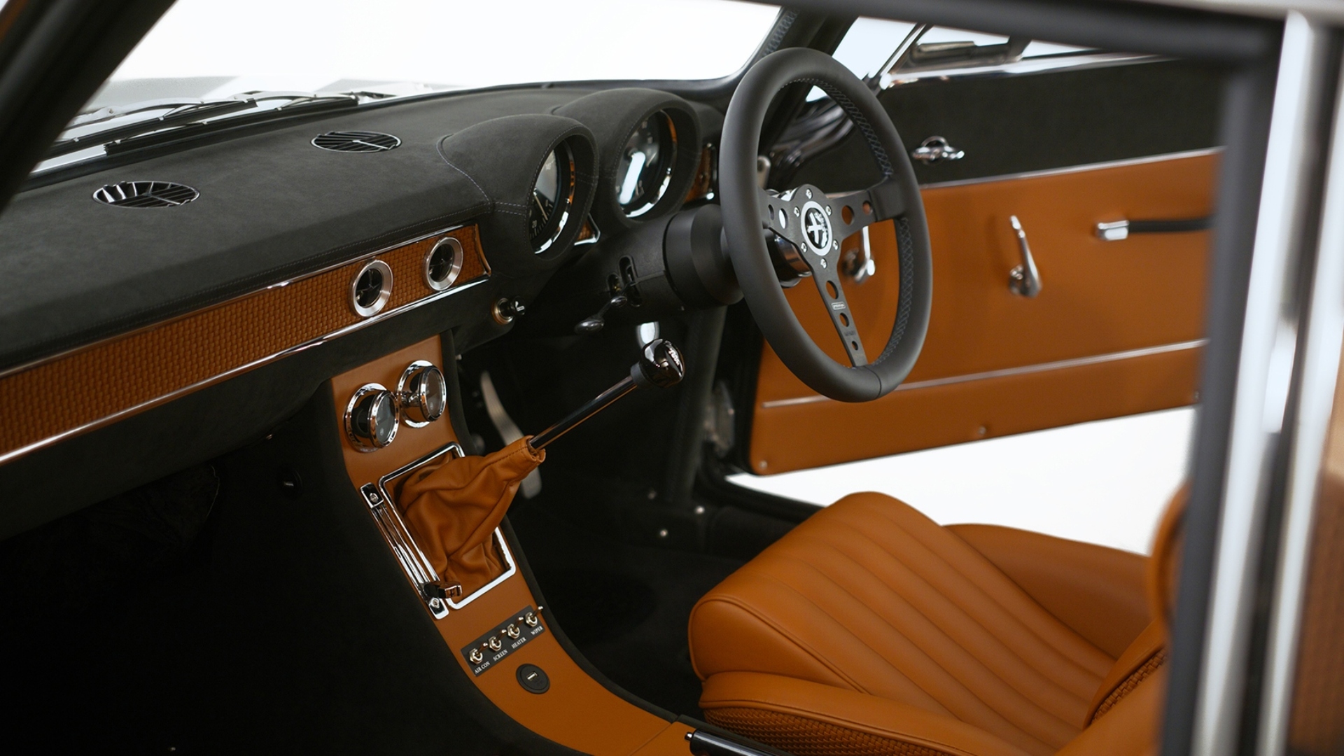 Alfa-Romeo-Alfaholics-restomod-17