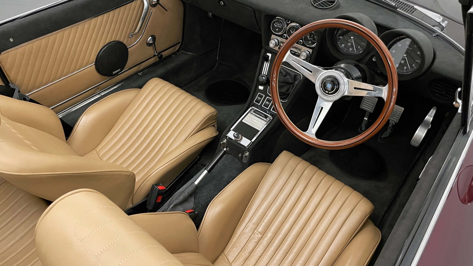 Alfa-Romeo-Alfaholics-restomod-4