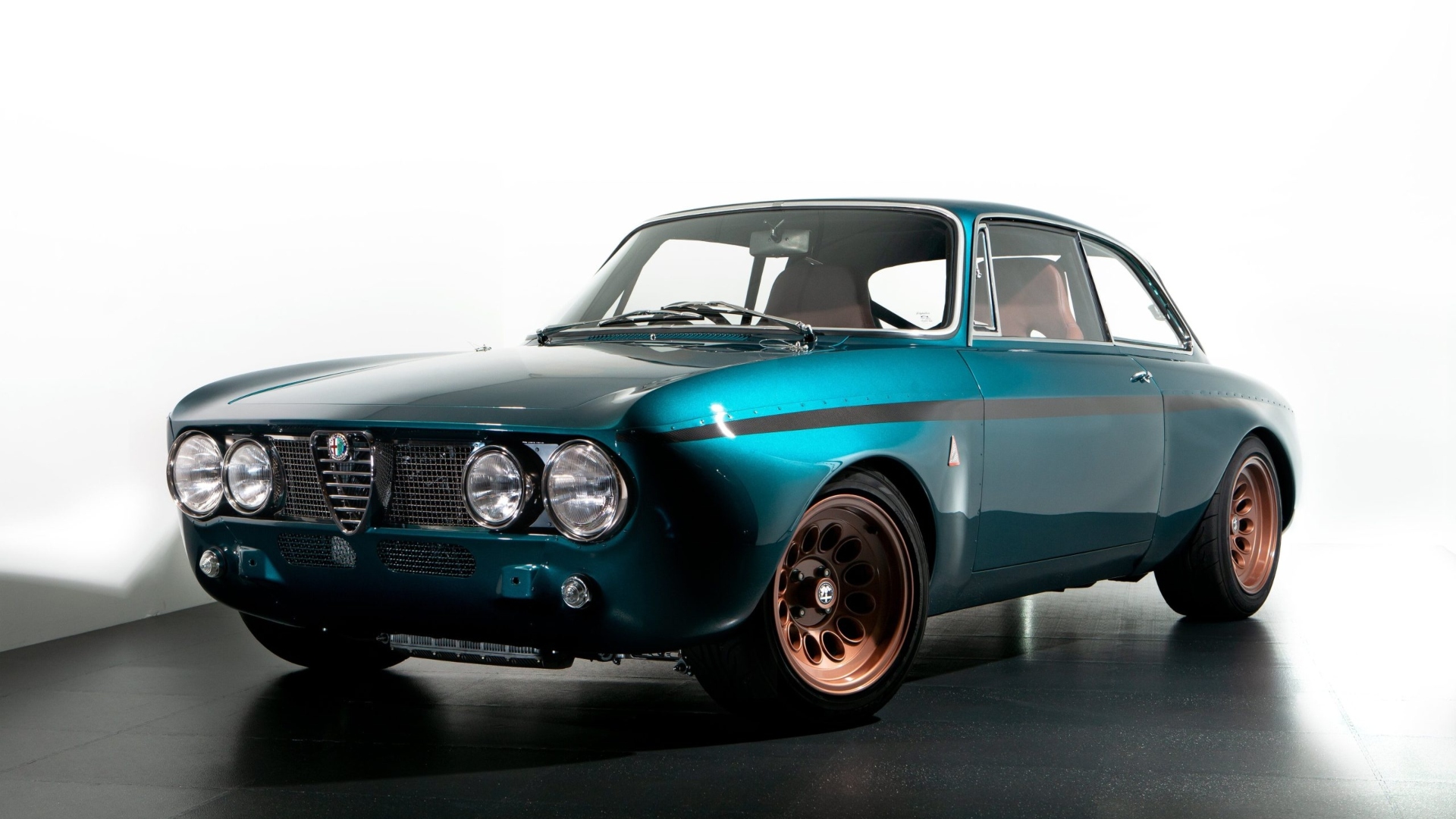 Alfa-Romeo-Alfaholics-restomod-8