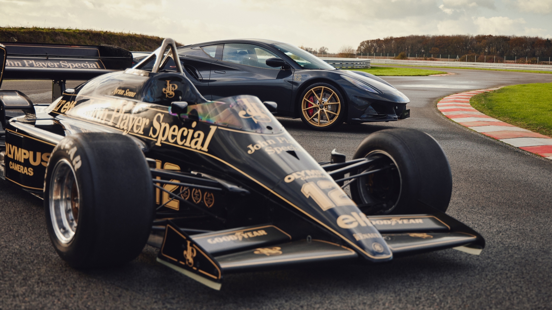 Lotus Emira: che libidine, al sapor di Formula 1… Lotus Emira: che libidine, al sapor di Formula 1…