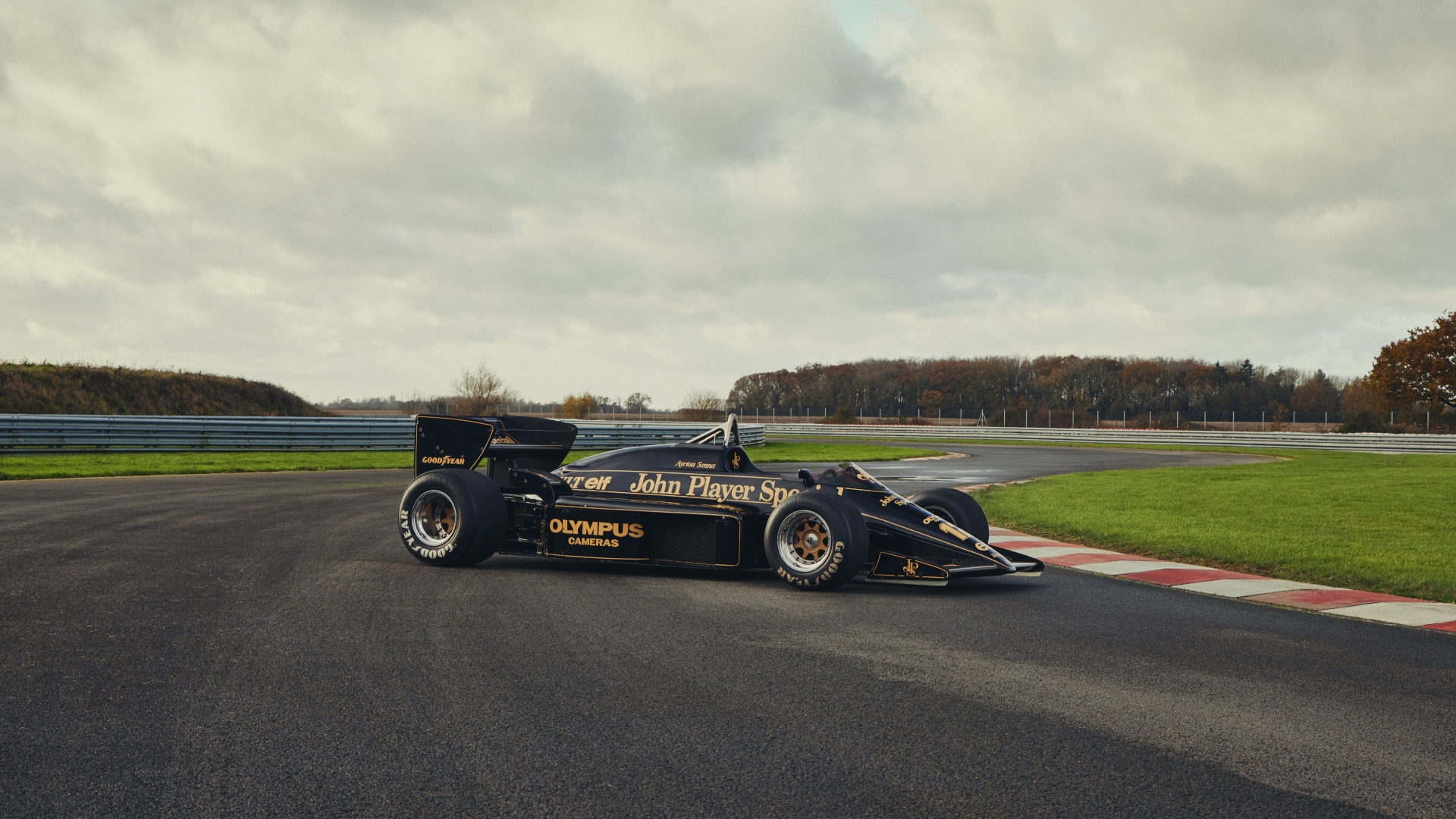 Lotus_Type_97T Lotus_Type_97T