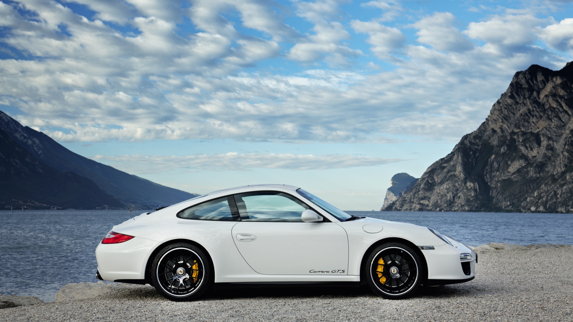 Porsche-GTS-9 Porsche-GTS-9