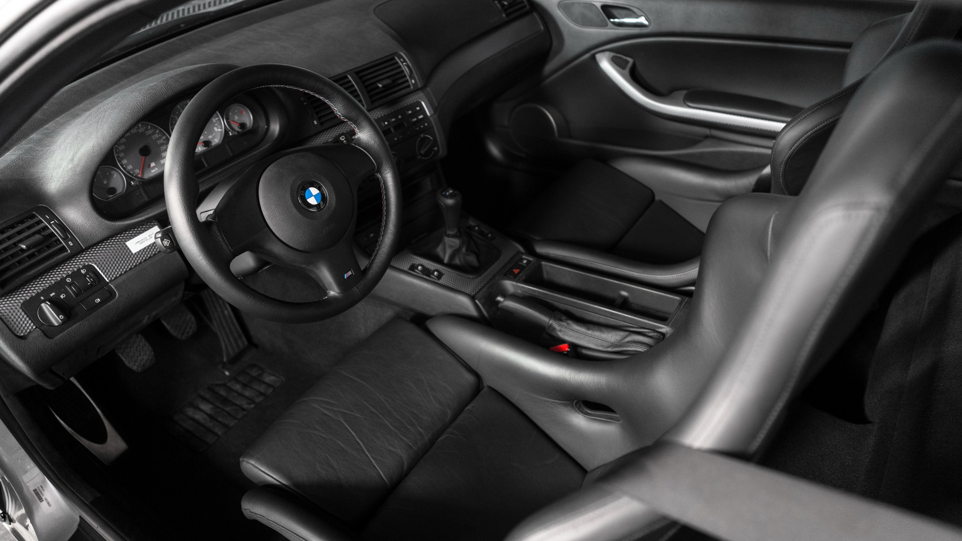 bmw_m3_gtr_road_version_4