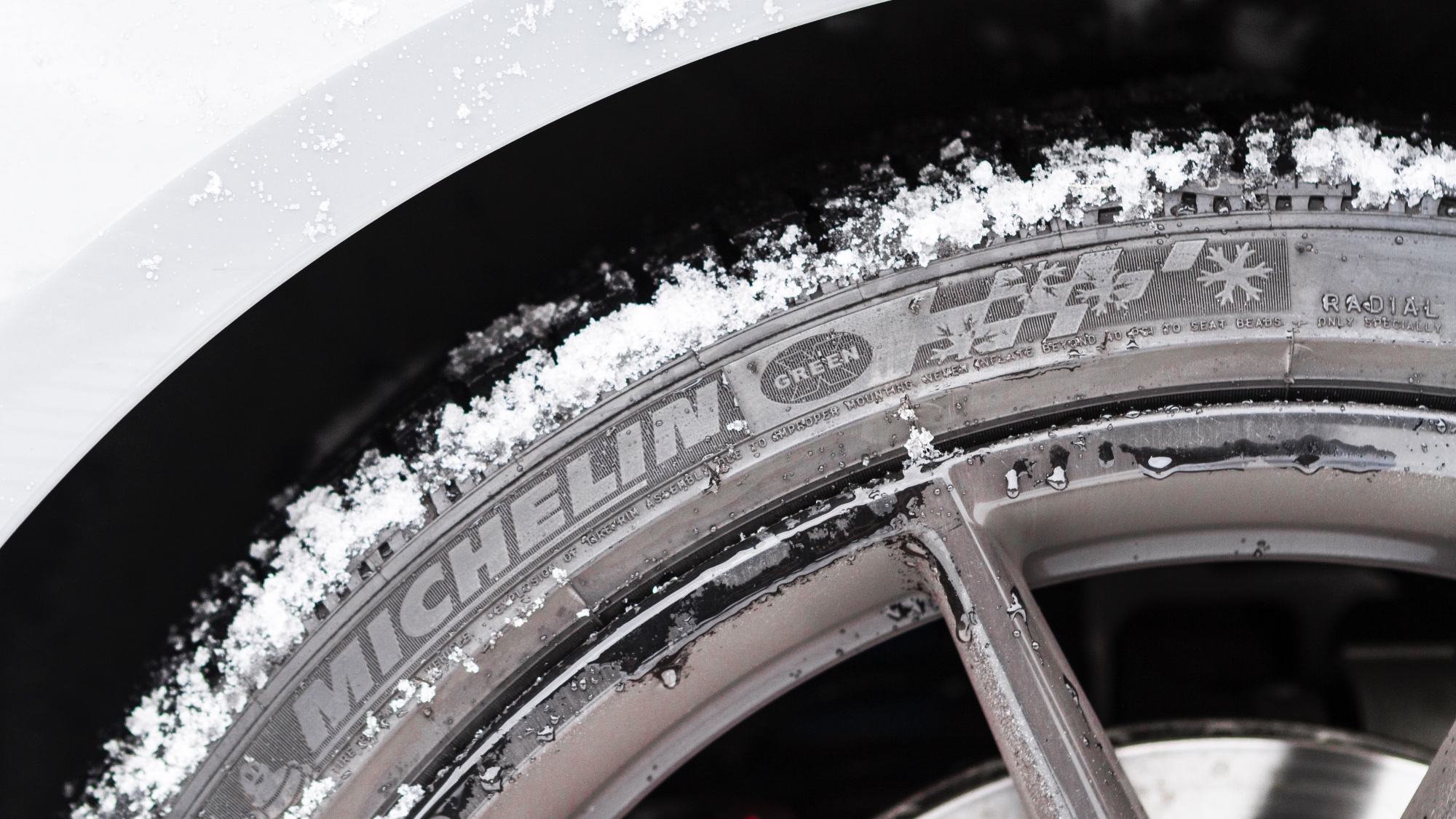 Lotus-Emira-2.0-4-cilindri-prova-test-drive-veloce-tommaso-ferrari-15 Lotus-Emira-2.0-4-cilindri-prova-test-drive-veloce-tommaso-ferrari-15