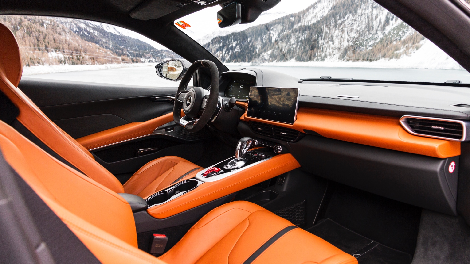 Lotus-Emira-2.0-4-cilindri-prova-test-drive-veloce-tommaso-ferrari-25 Lotus-Emira-2.0-4-cilindri-prova-test-drive-veloce-tommaso-ferrari-25