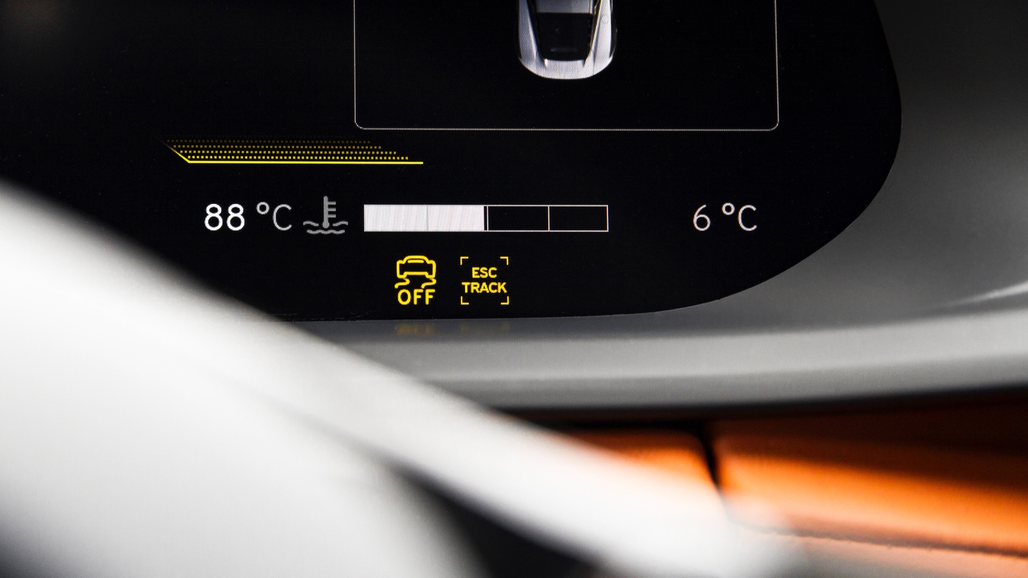 Lotus-Emira-2.0-4-cilindri-prova-test-drive-veloce-tommaso-ferrari-27 Lotus-Emira-2.0-4-cilindri-prova-test-drive-veloce-tommaso-ferrari-27