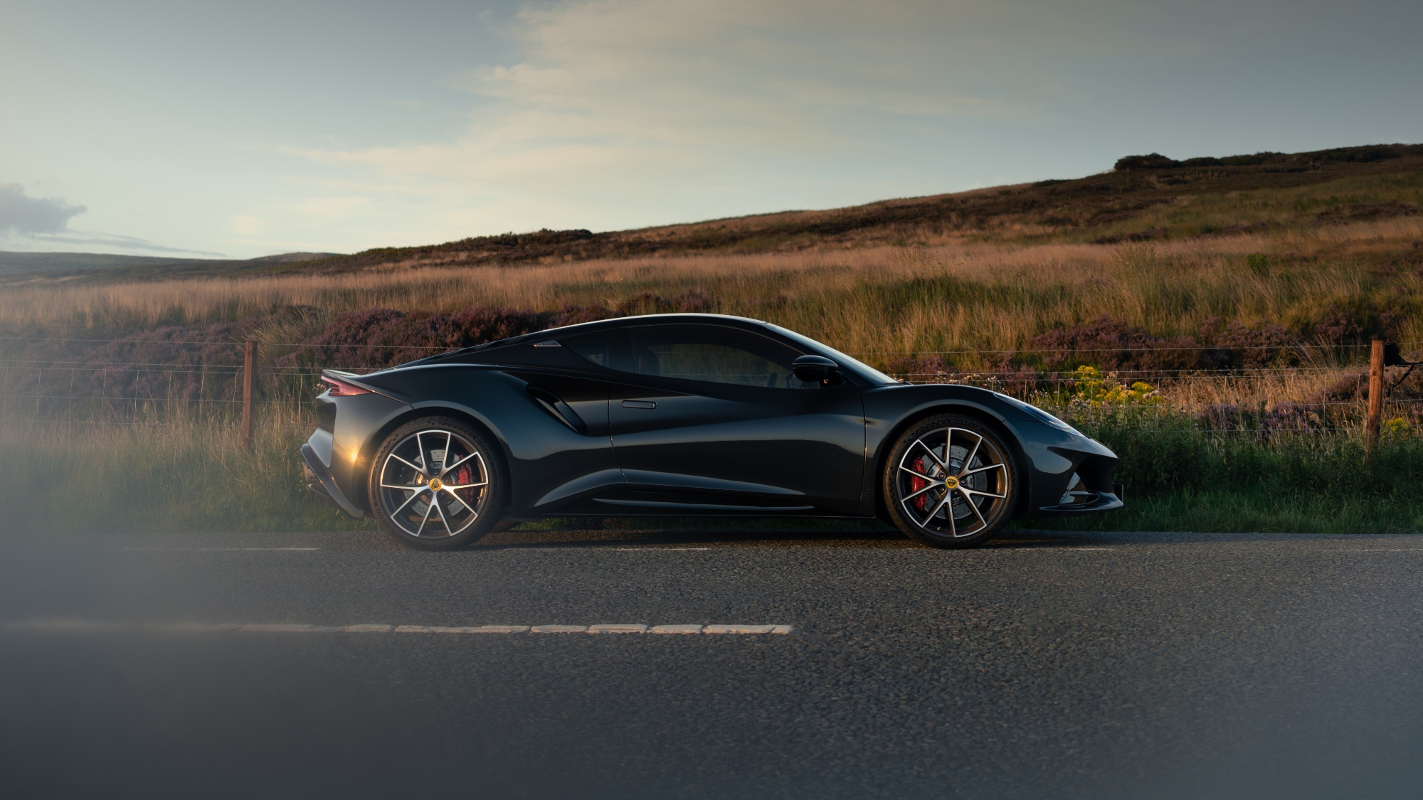 Lotus-Emira-2.0-prezzo-prestazioni-1