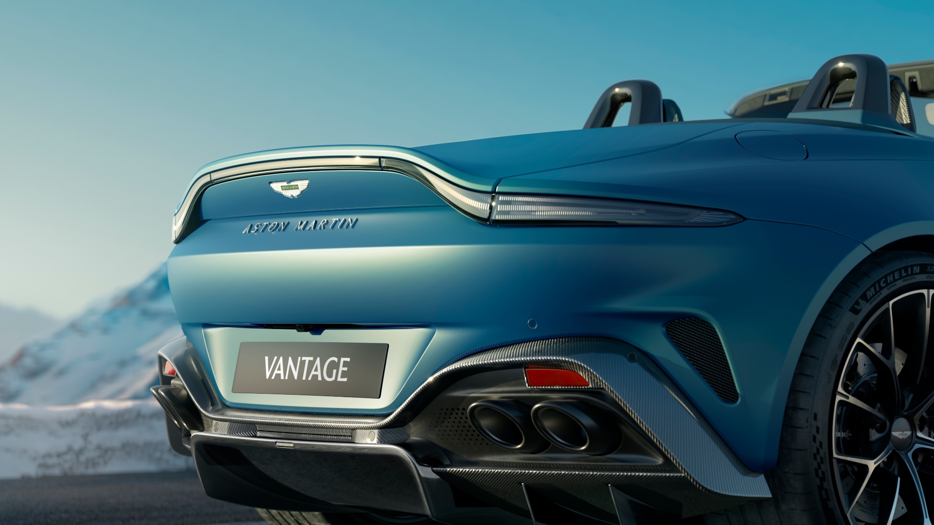 aston-martin-vantage-roadster-2025-18 aston-martin-vantage-roadster-2025-18