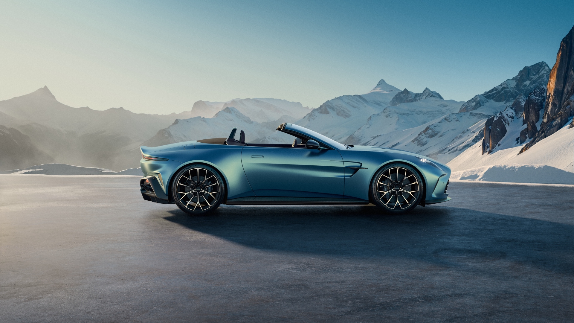aston-martin-vantage-roadster-2025-9 aston-martin-vantage-roadster-2025-9