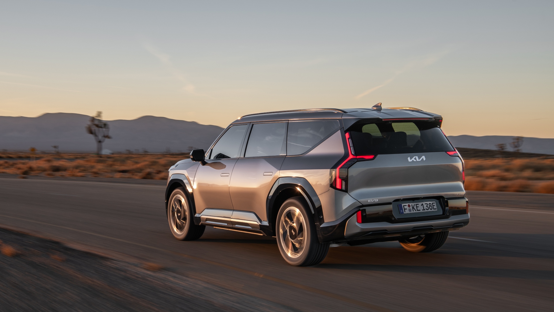 kia-ev9-gt-my25-exterior-highres-5647x3765-04 kia-ev9-gt-my25-exterior-highres-5647x3765-04