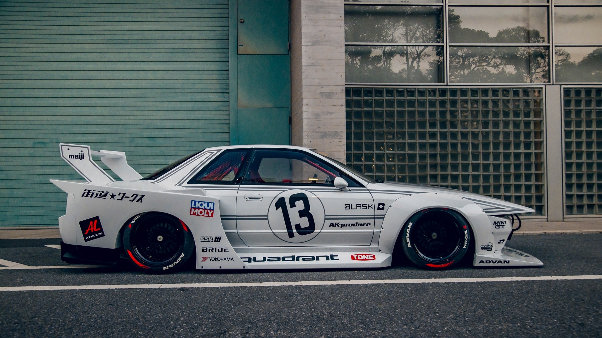 liberty-walk-nissan-gtr-r32-2