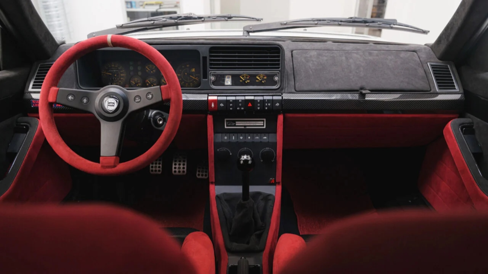 Lancia-Delta-Futurista-Automobili-Amos-1