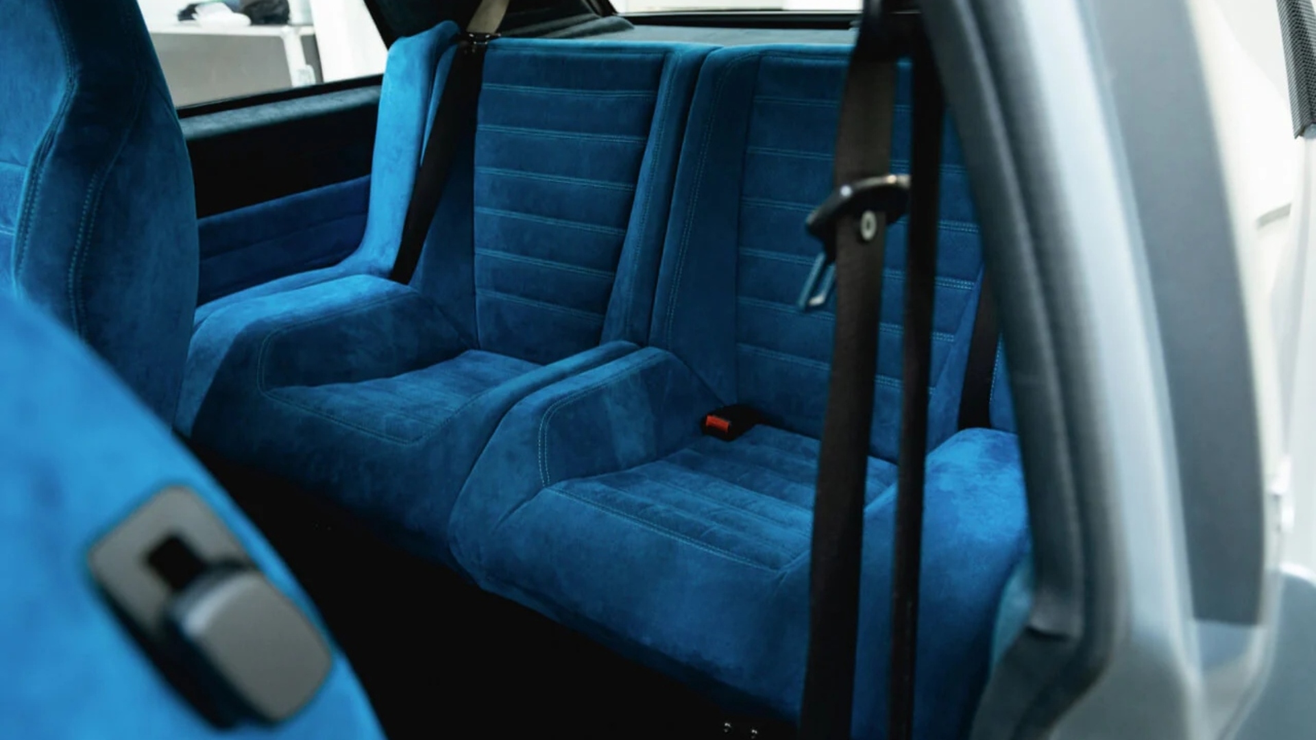 Lancia-Delta-Futurista-Automobili-Amos-7