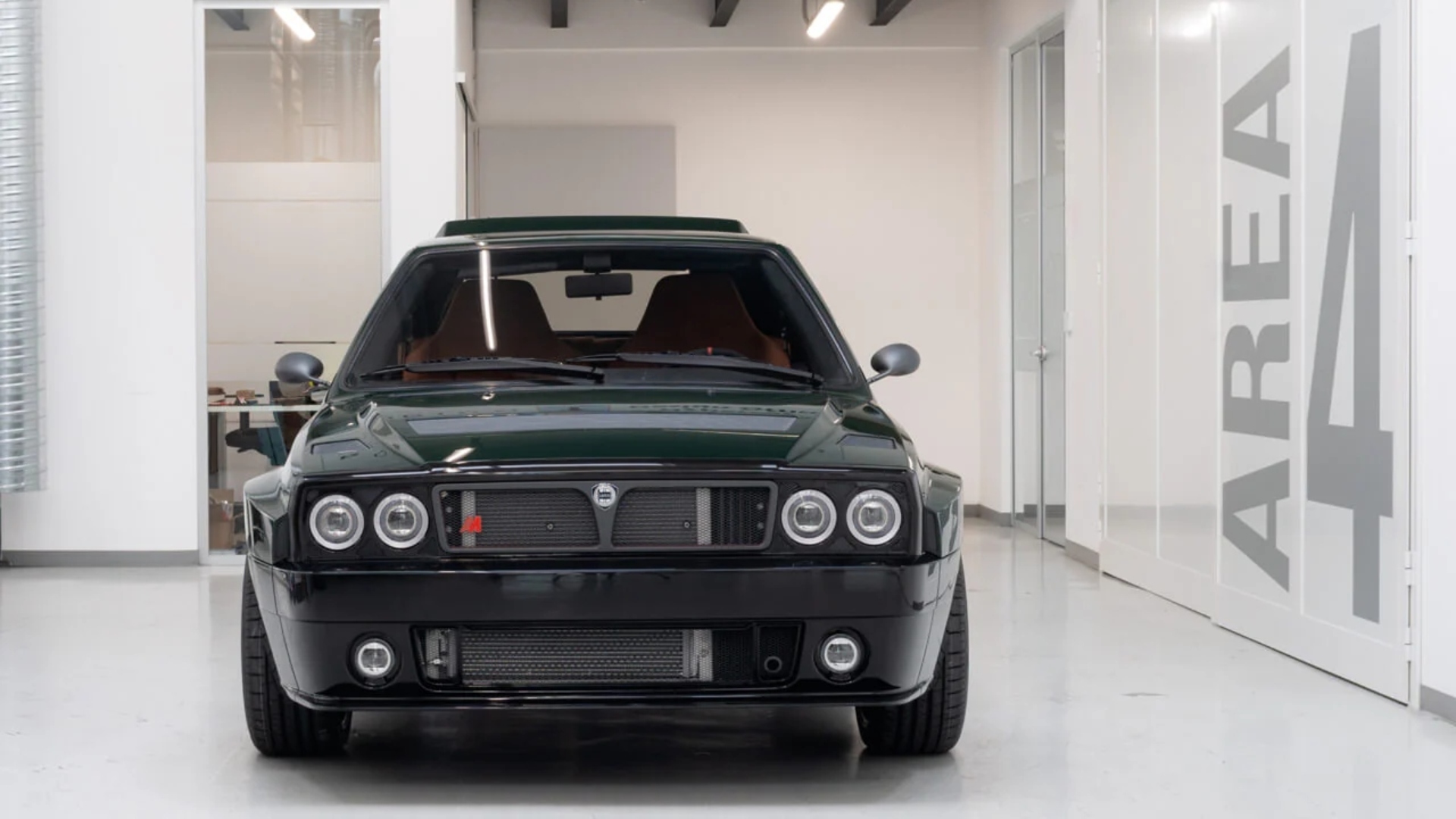 Lancia-Delta-Futurista-Automobili-Amos-9