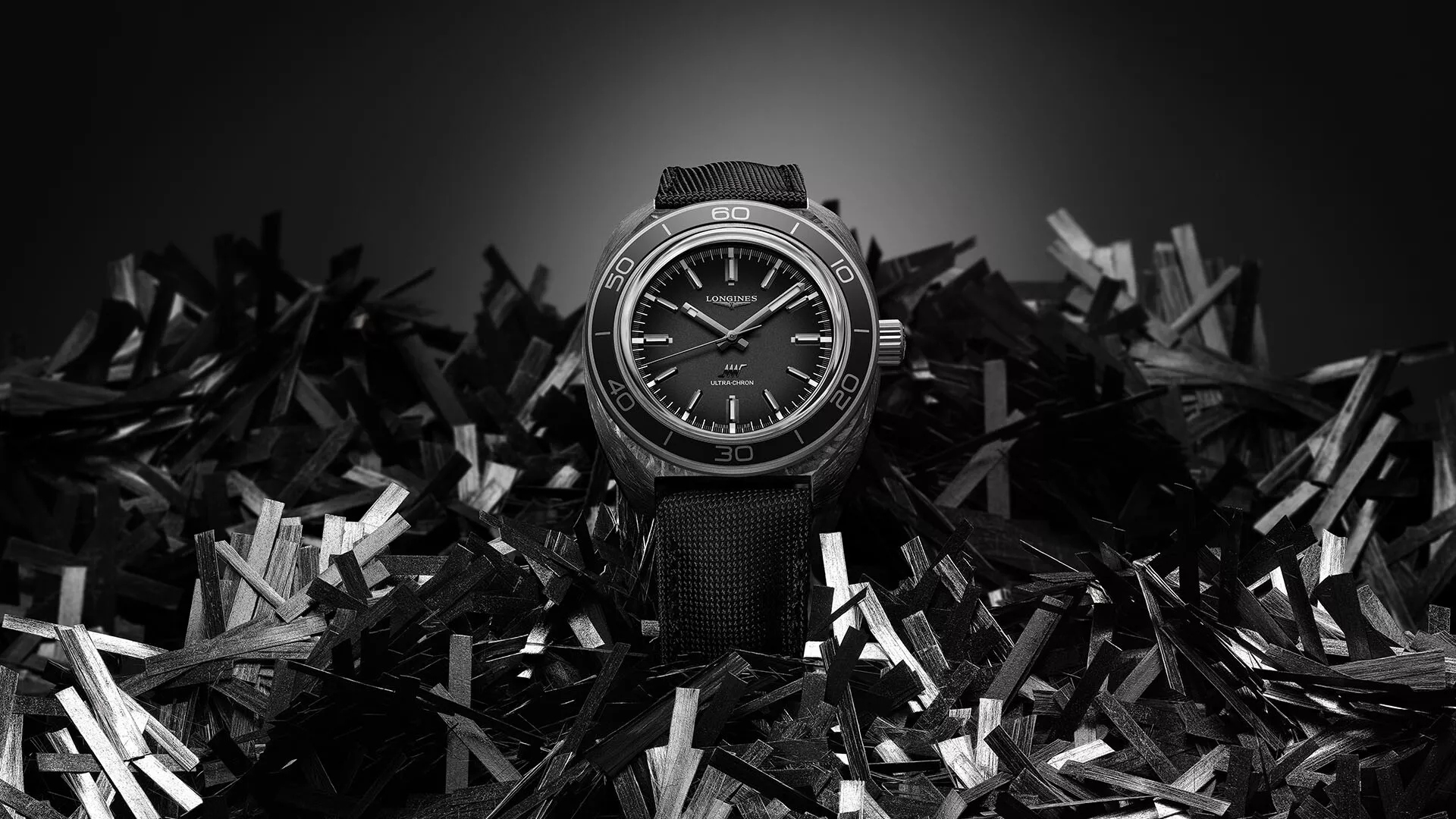 Longines Ultra-Chron Carbon: un inno alla leggerezza