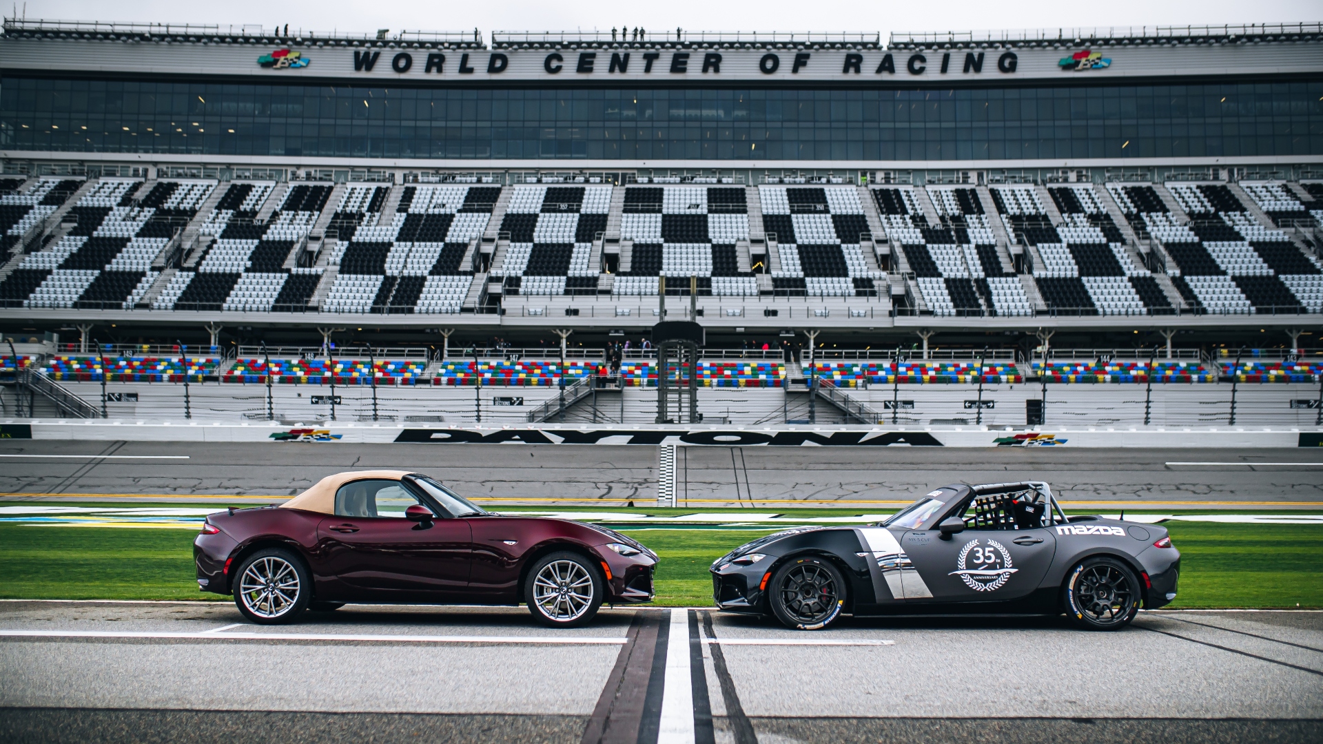 Mazda-MX-5-Anniversary-10