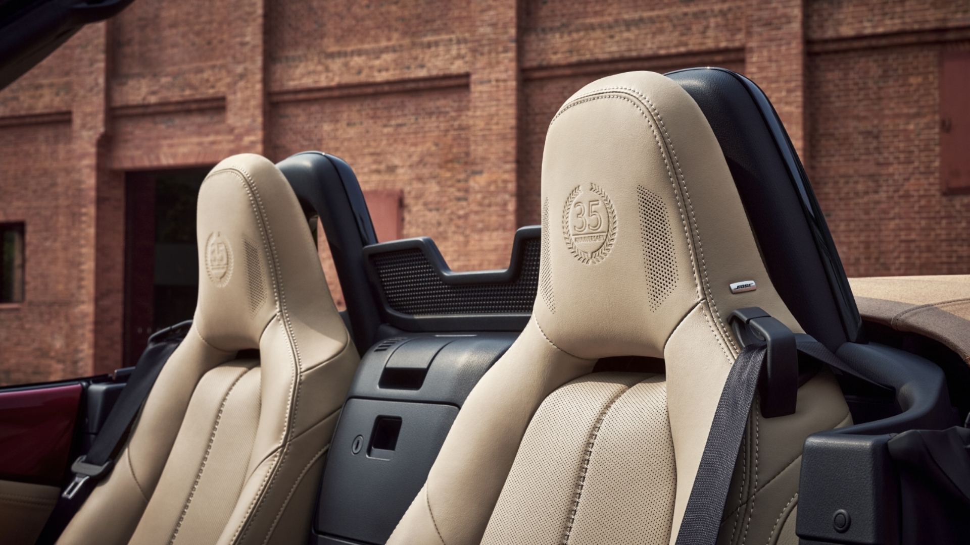 Mazda-MX-5-Anniversary-6