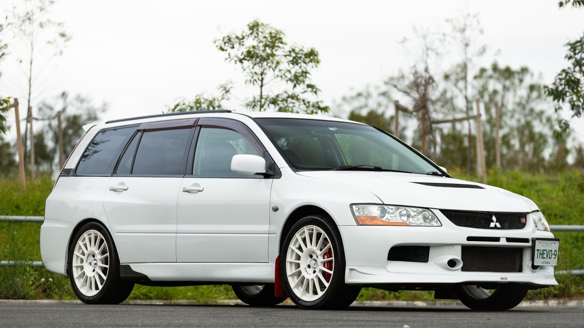 Mitsubishi Lancer Evo IX, la wagon “stuzzica”