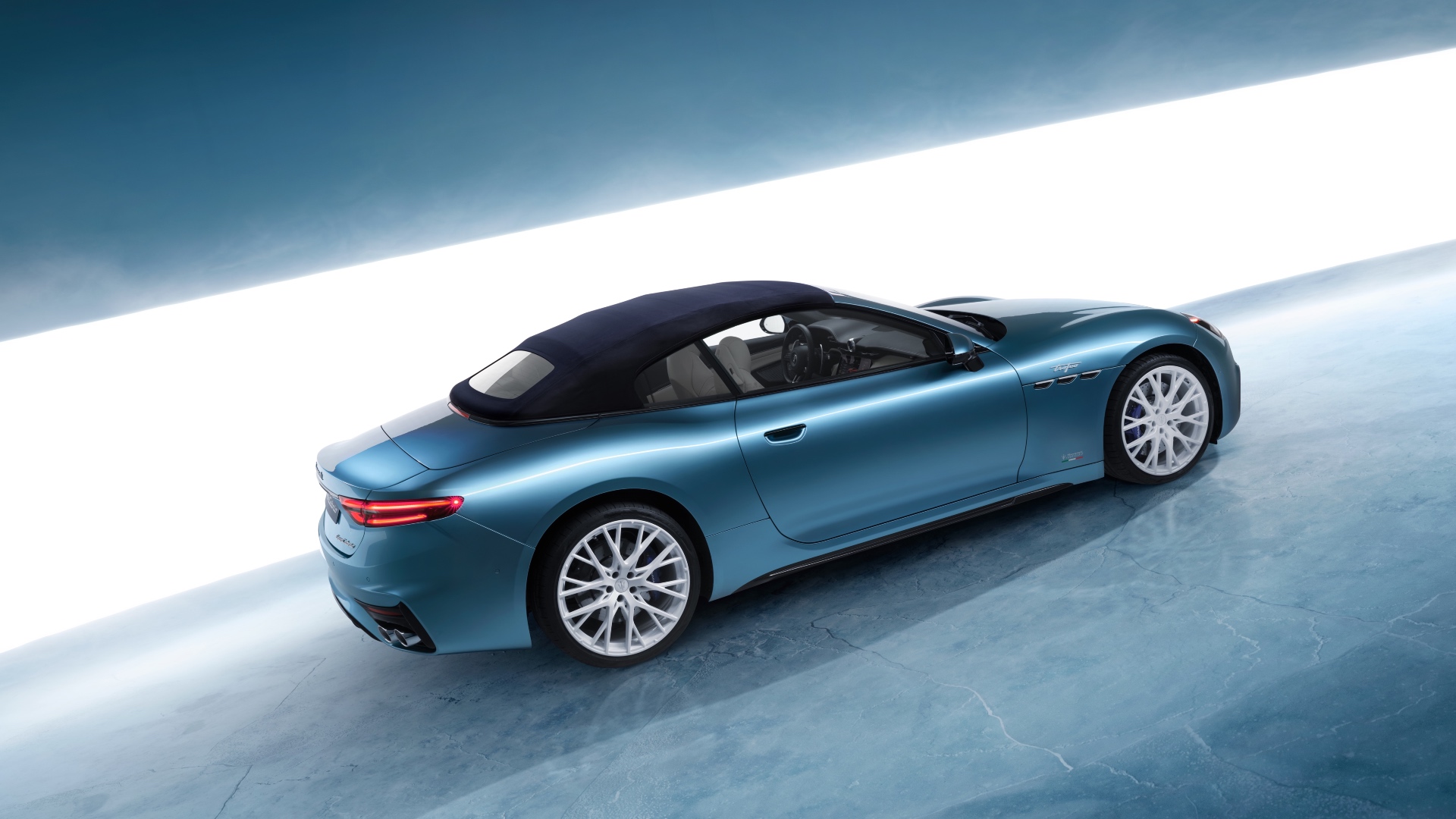 Original-25875-10-maserati-grancabrio-trofeo-one-of-one-the-ice