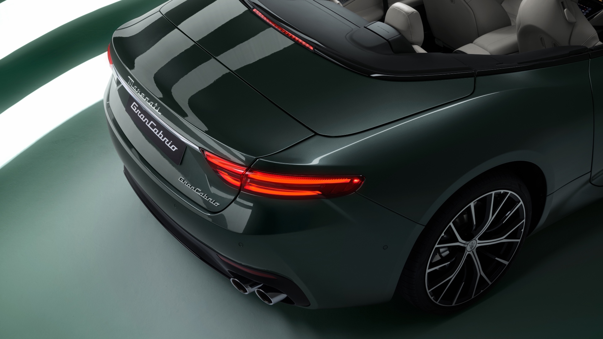 Original-25892-02-maserati-grancabrio-490-cv