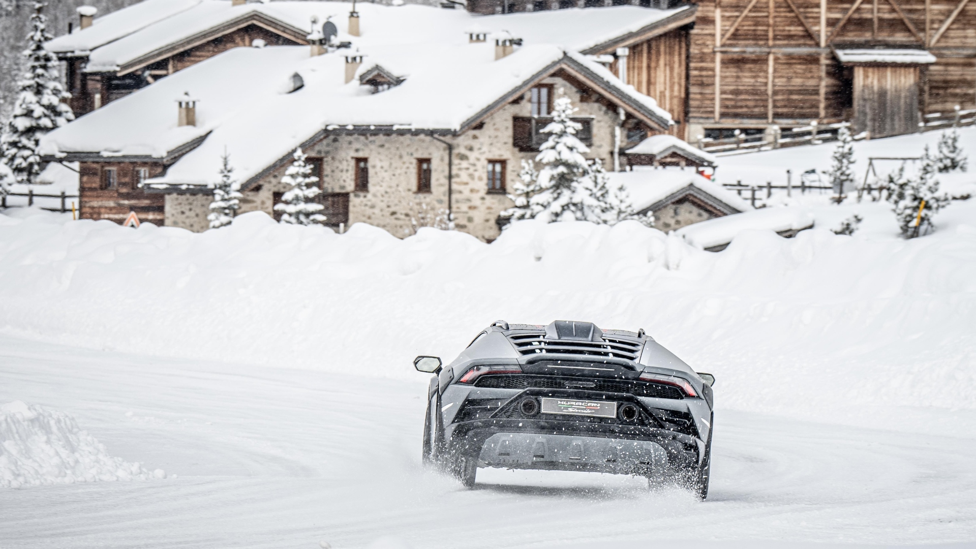 lamborghini-accademia-neve-2025-dieci-anni-7 lamborghini-accademia-neve-2025-dieci-anni-7