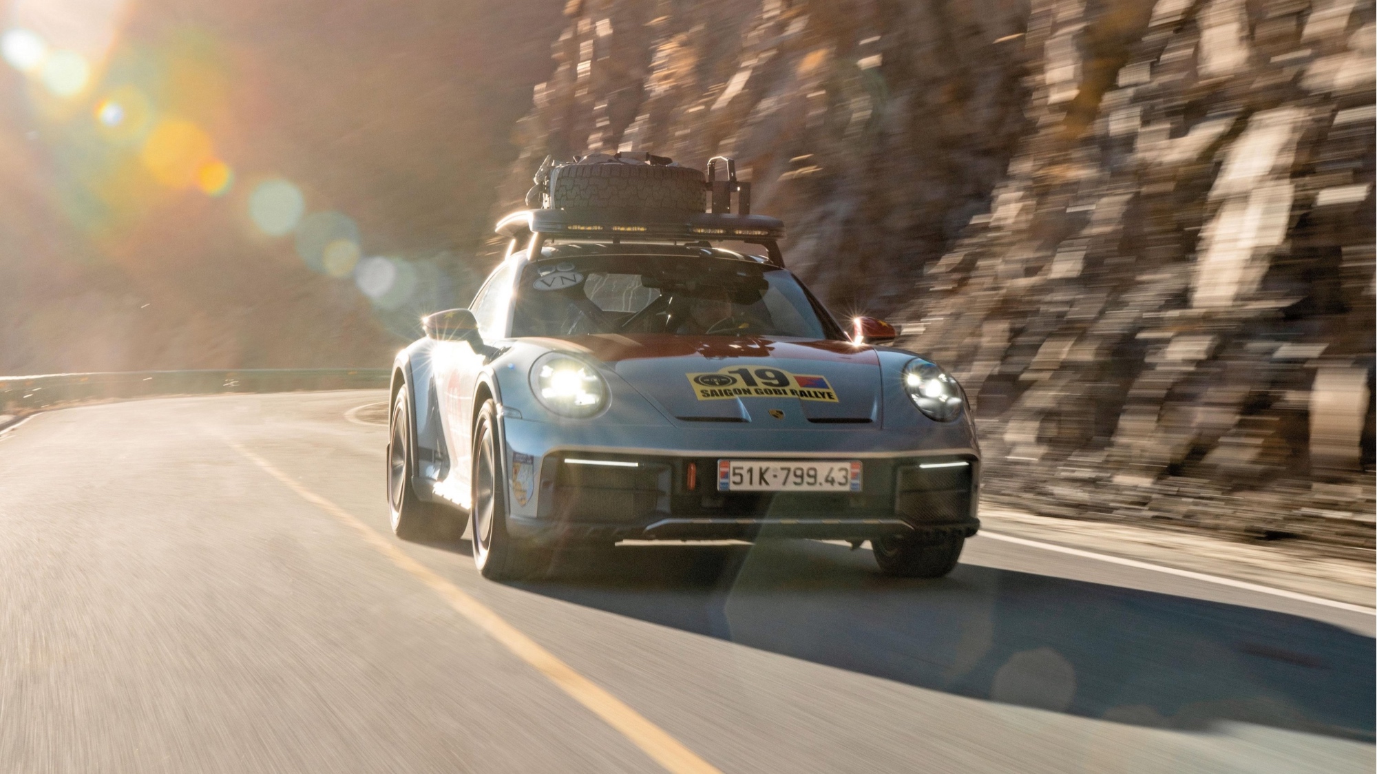 porsche-911-dakar-viaggio-viatnam-deserto-del-gobi-33000-chillometri-3